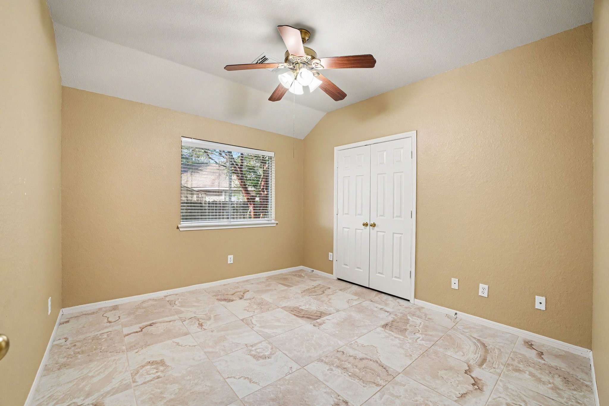 4606 Russett Lane Property Photo 14