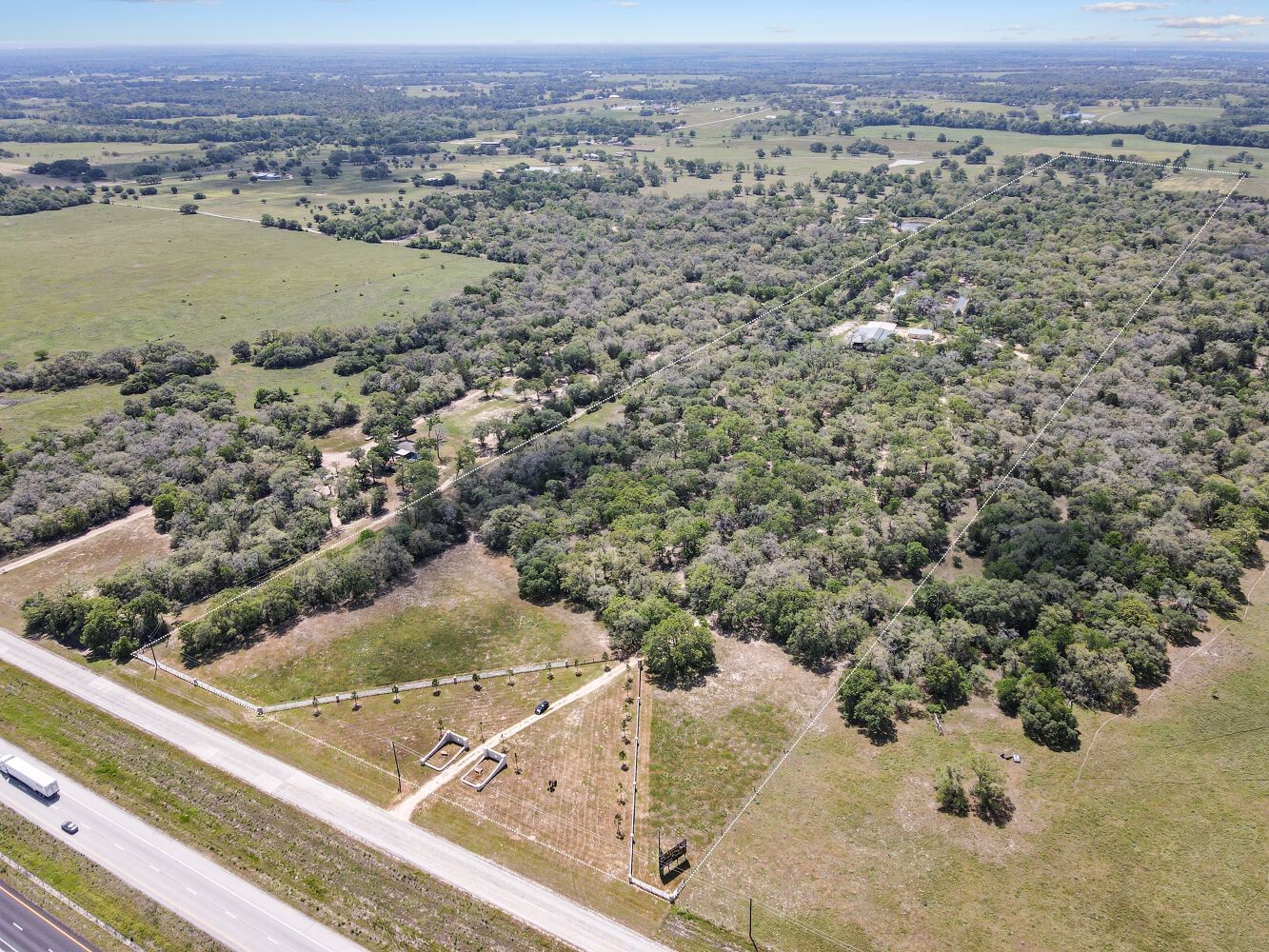 2512 Interstate 10 Property Photo 1