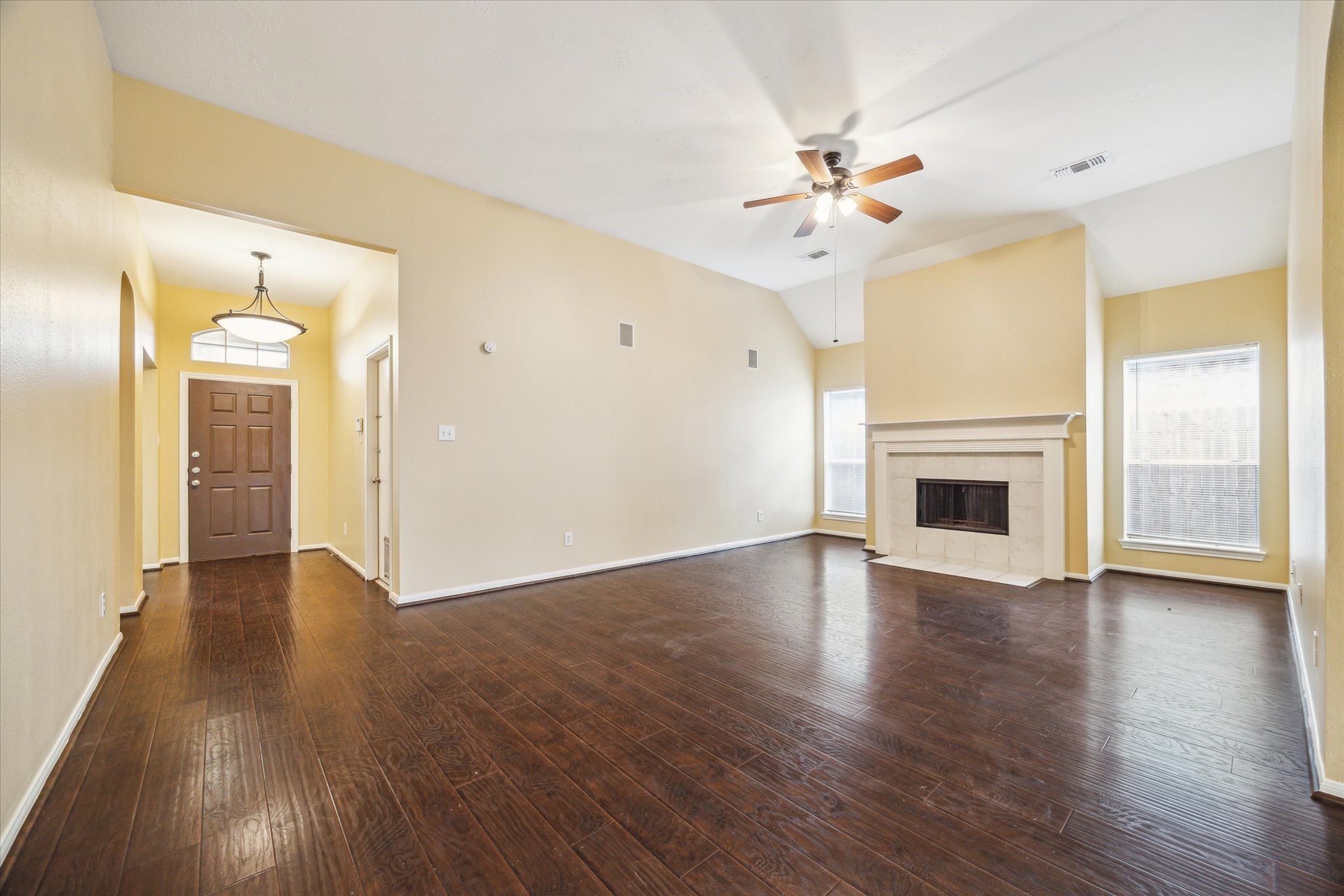 910 Quiet Water Court Property Photo 3