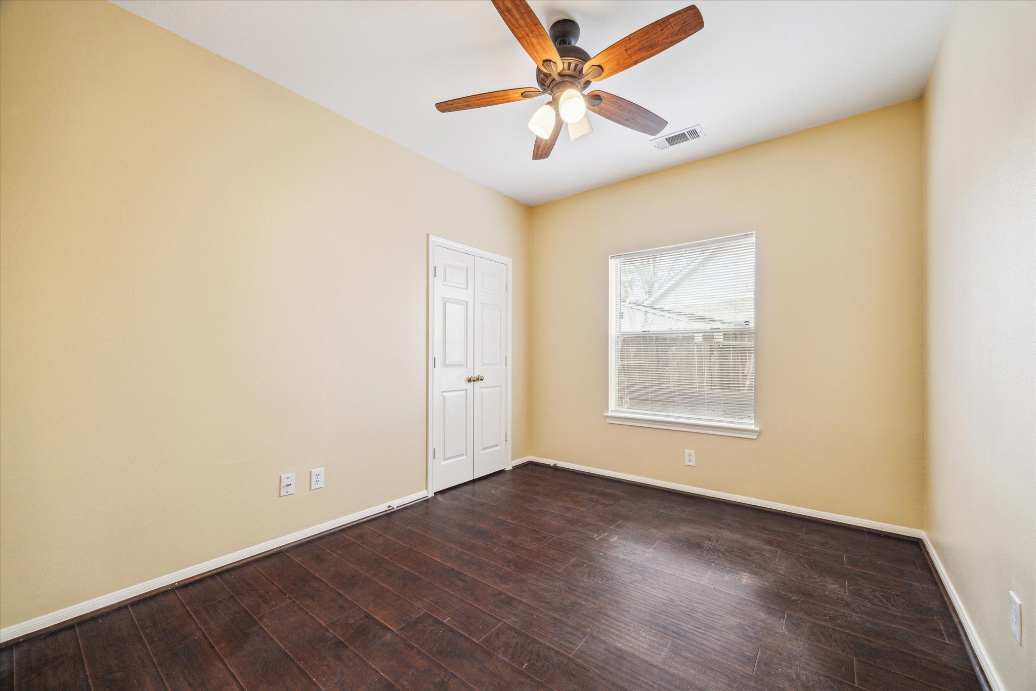 910 Quiet Water Court Property Photo 11