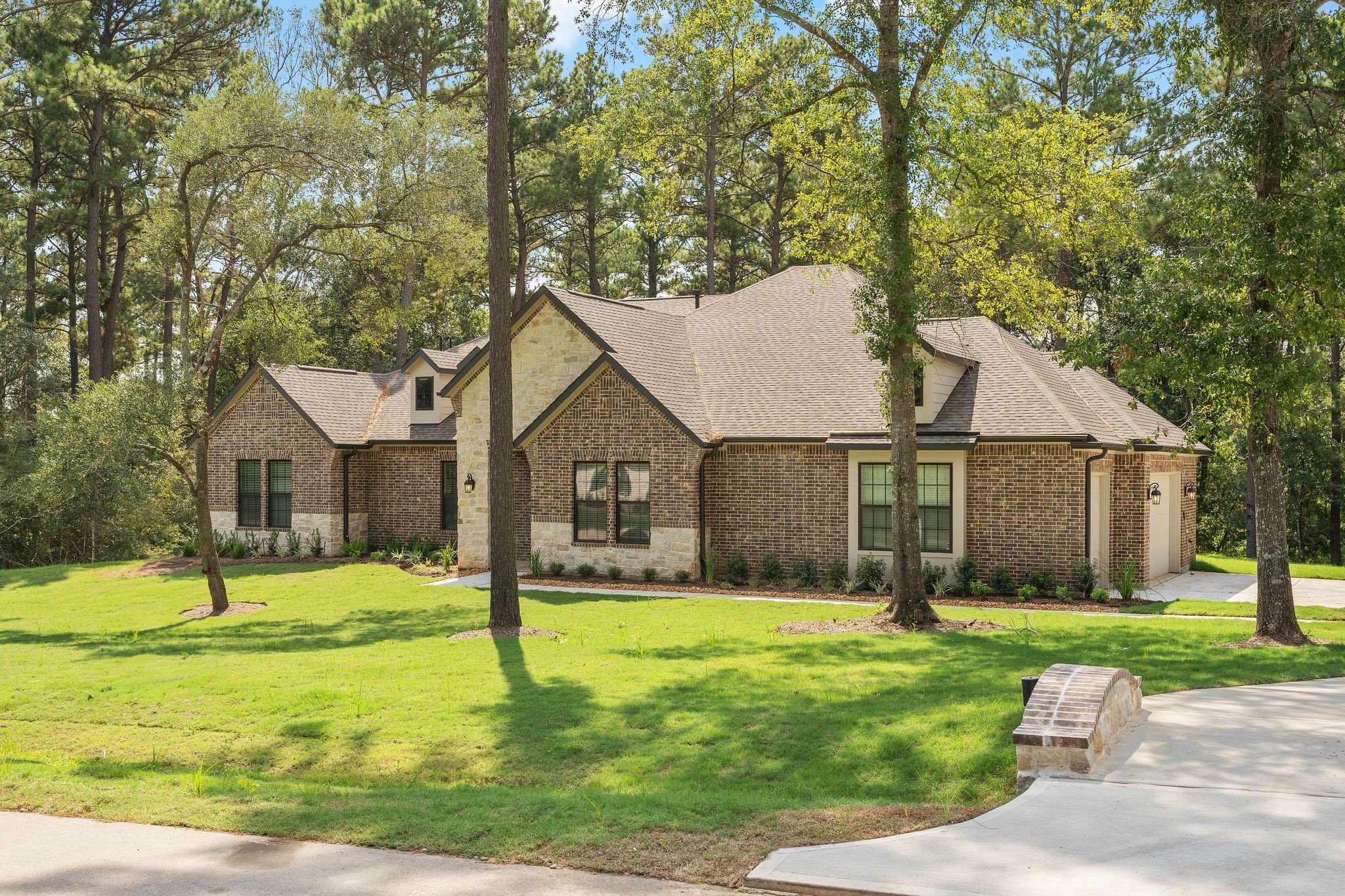 9258 Cedar Bend Property Photo 1