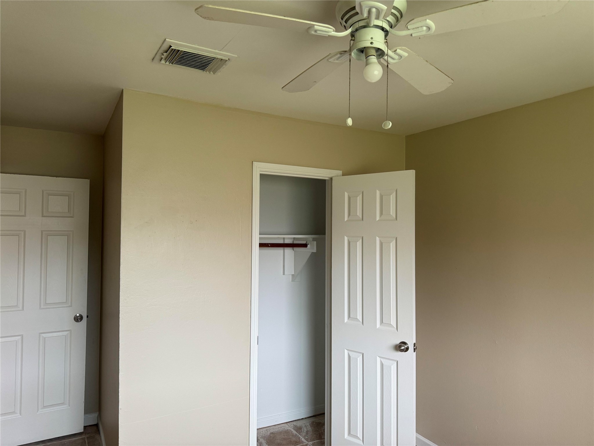 4907 Redfish Reef Drive Property Photo 3