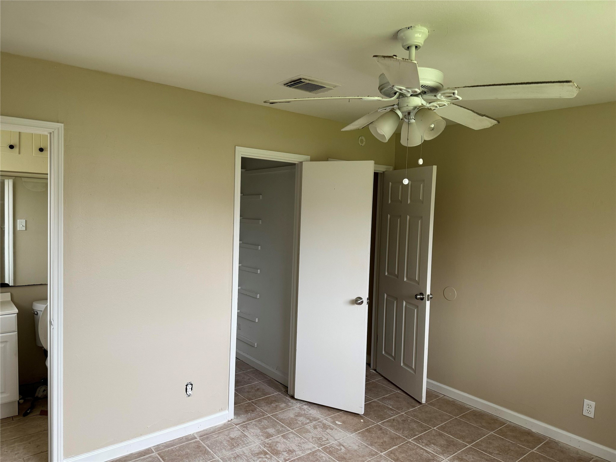 4907 Redfish Reef Drive Property Photo 6