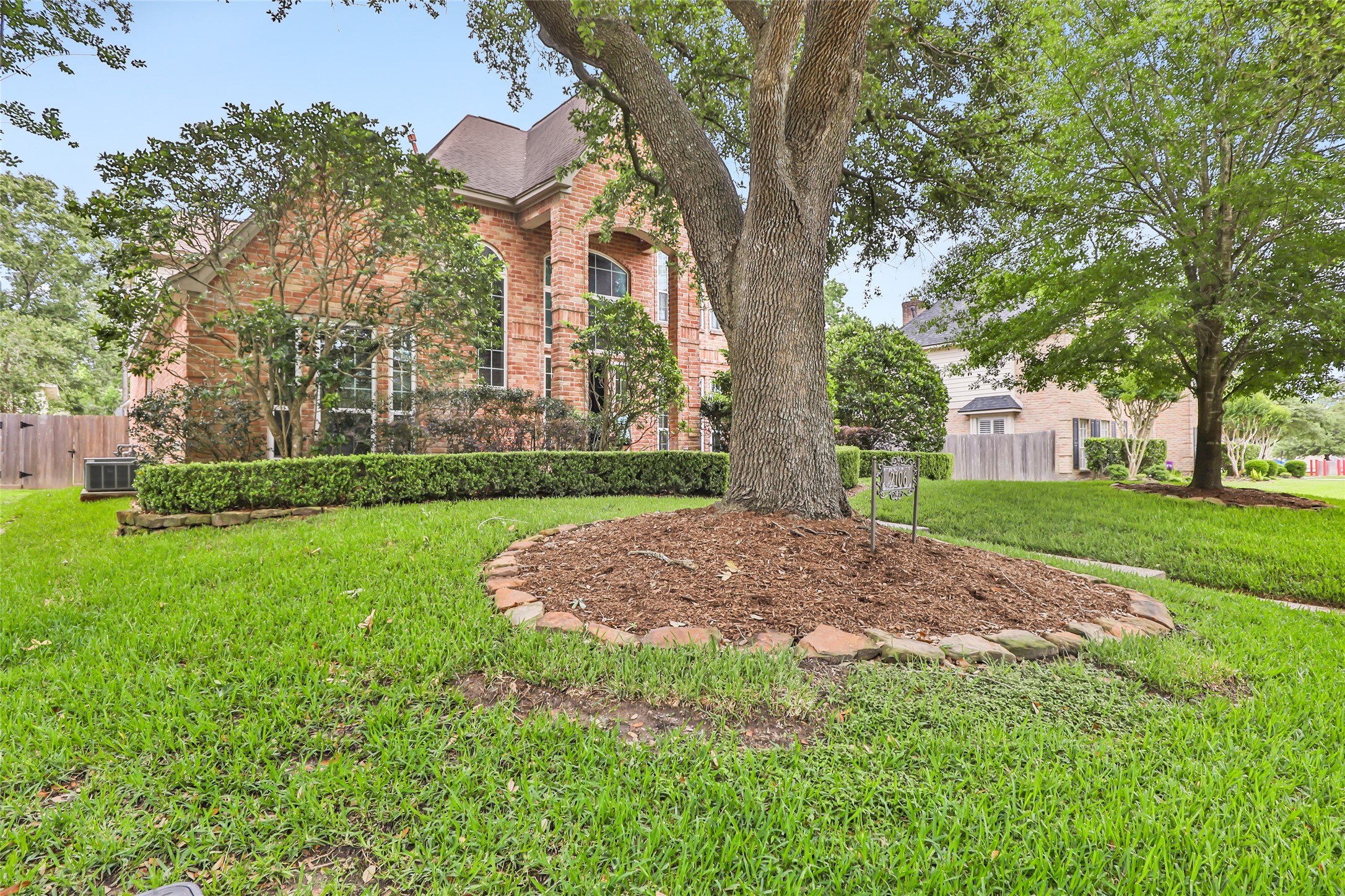 2106 Mountain Lake Drive Property Photo 4