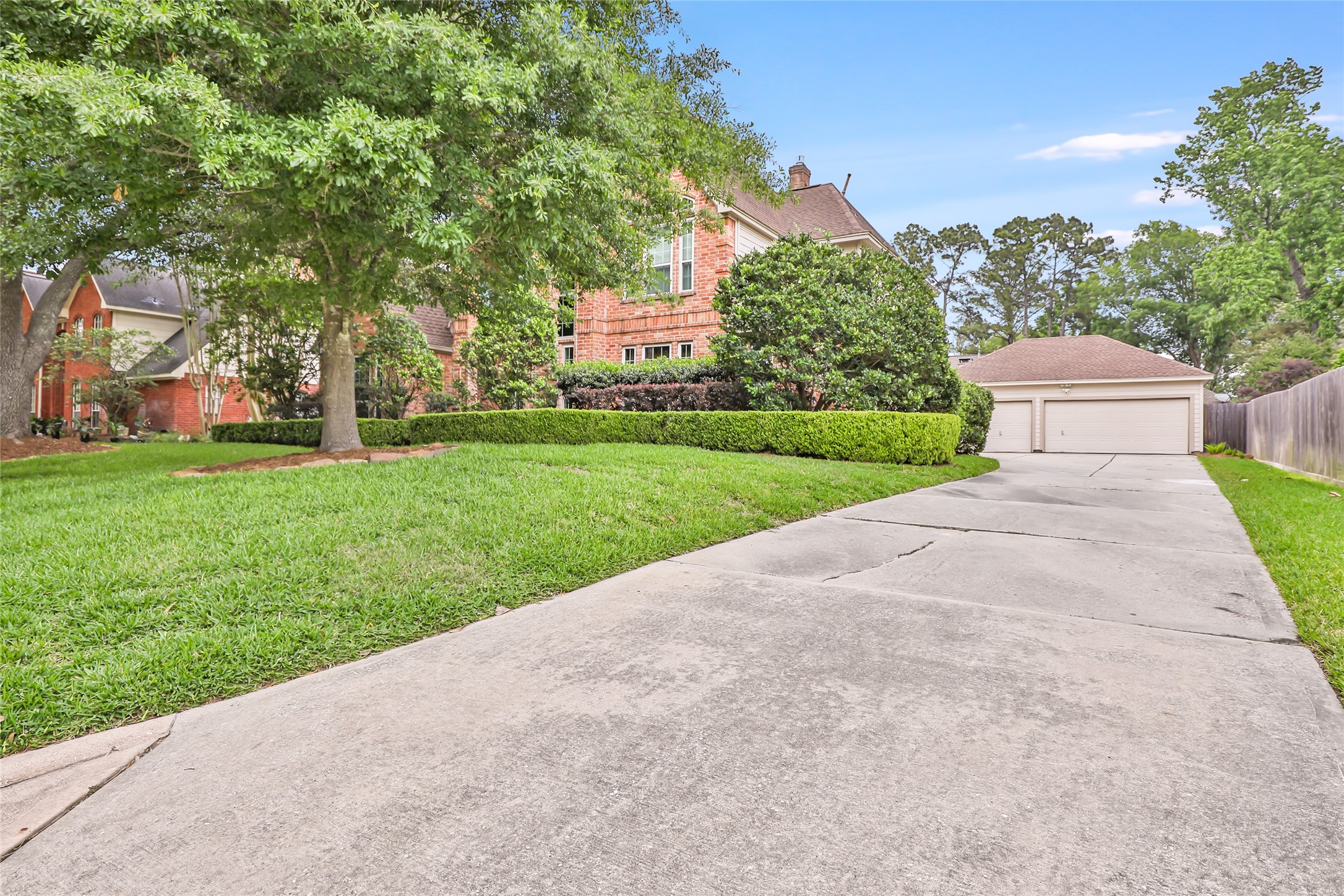2106 Mountain Lake Drive Property Photo 5