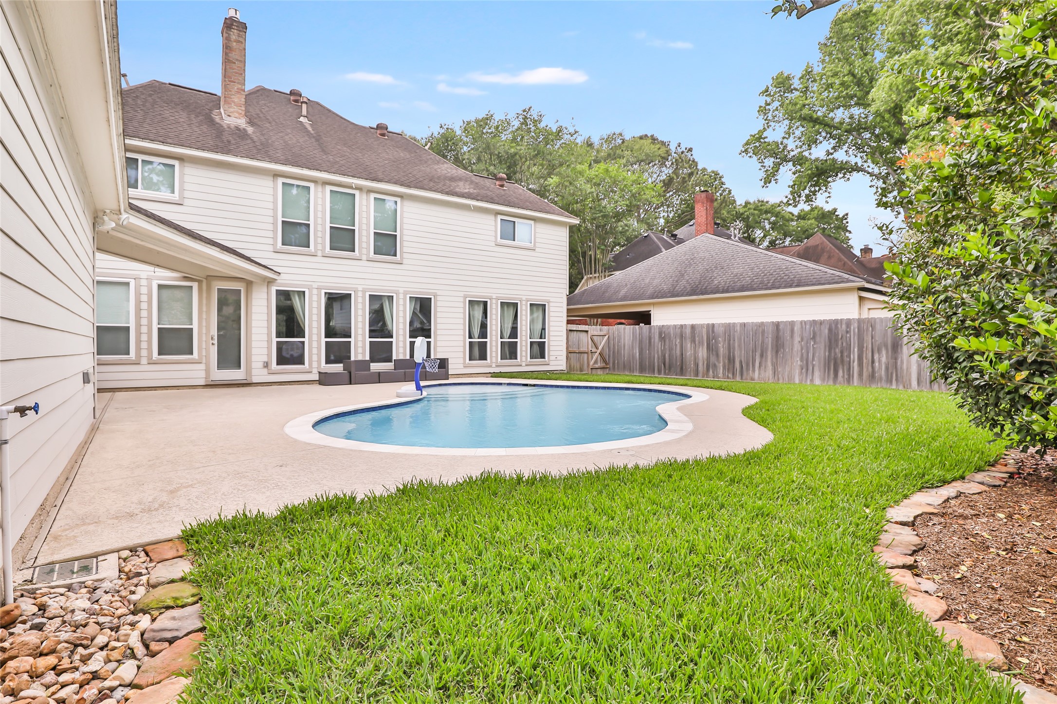 2106 Mountain Lake Drive Property Photo 8