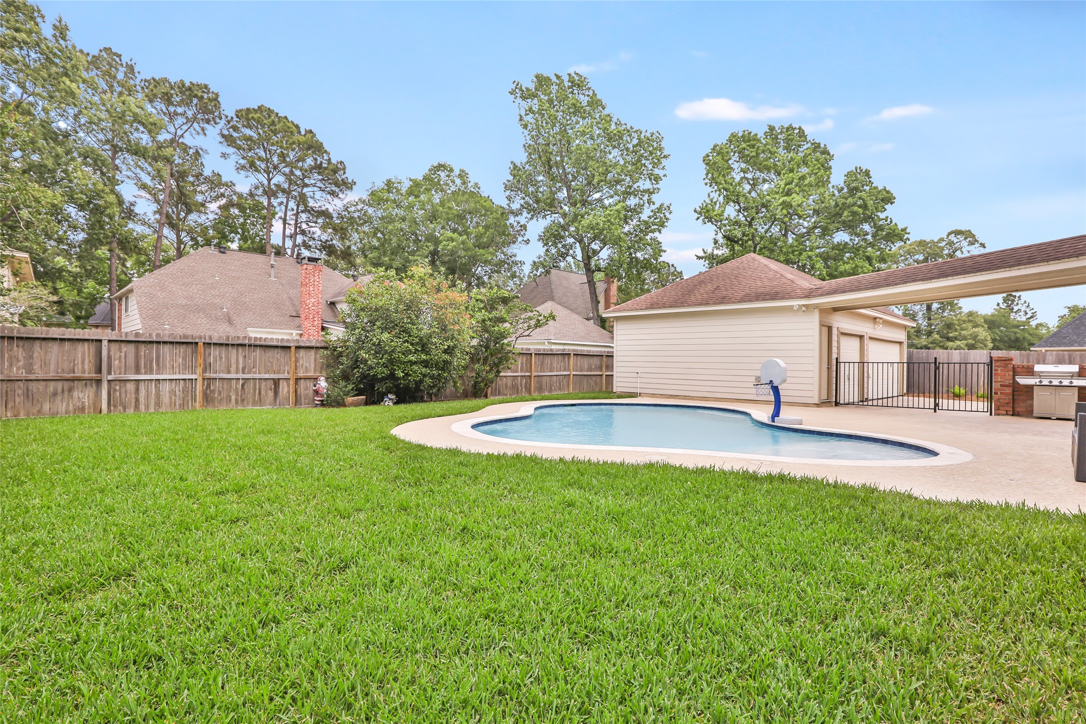 2106 Mountain Lake Drive Property Photo 10