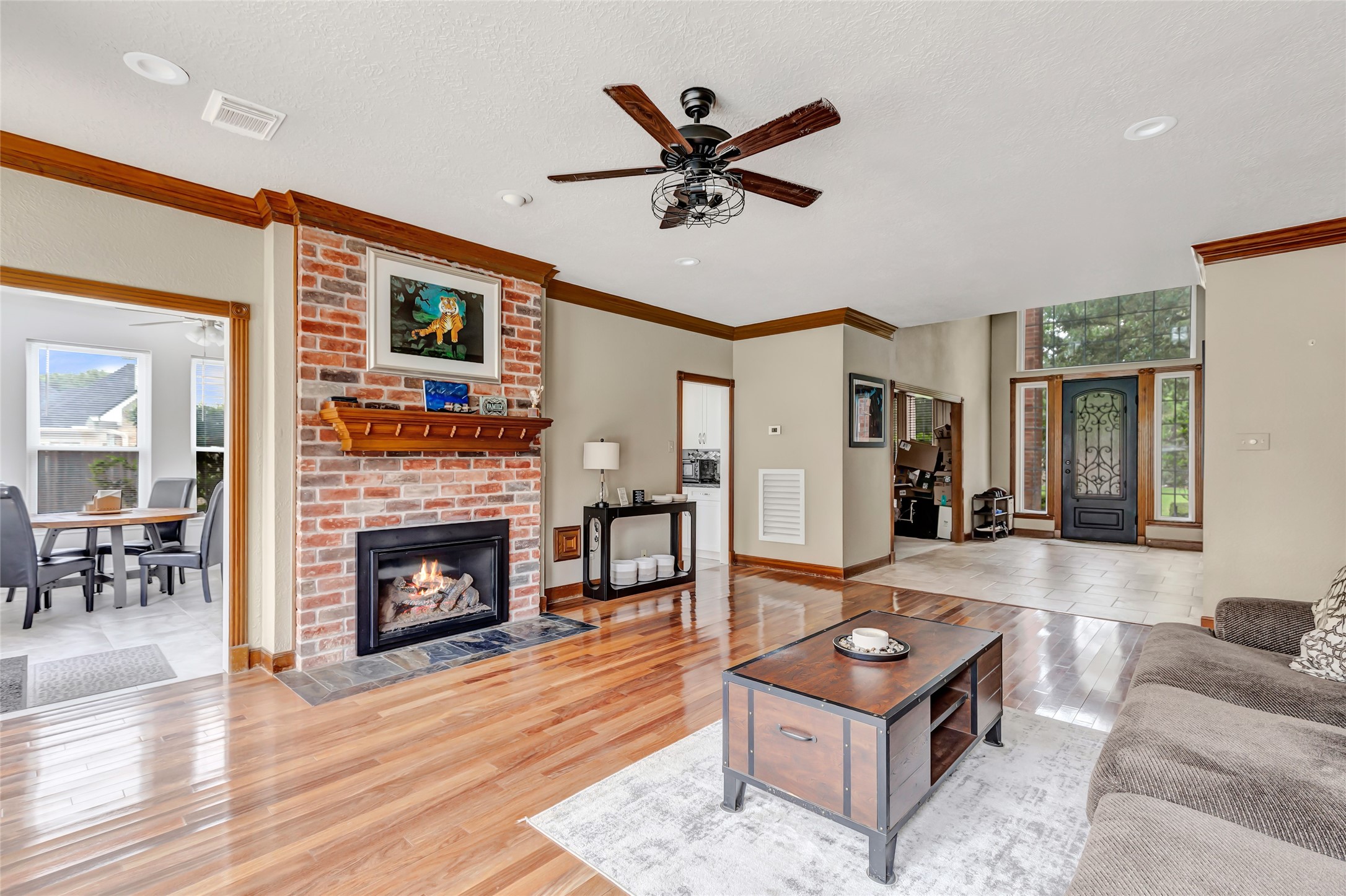 2106 Mountain Lake Drive Property Photo 15