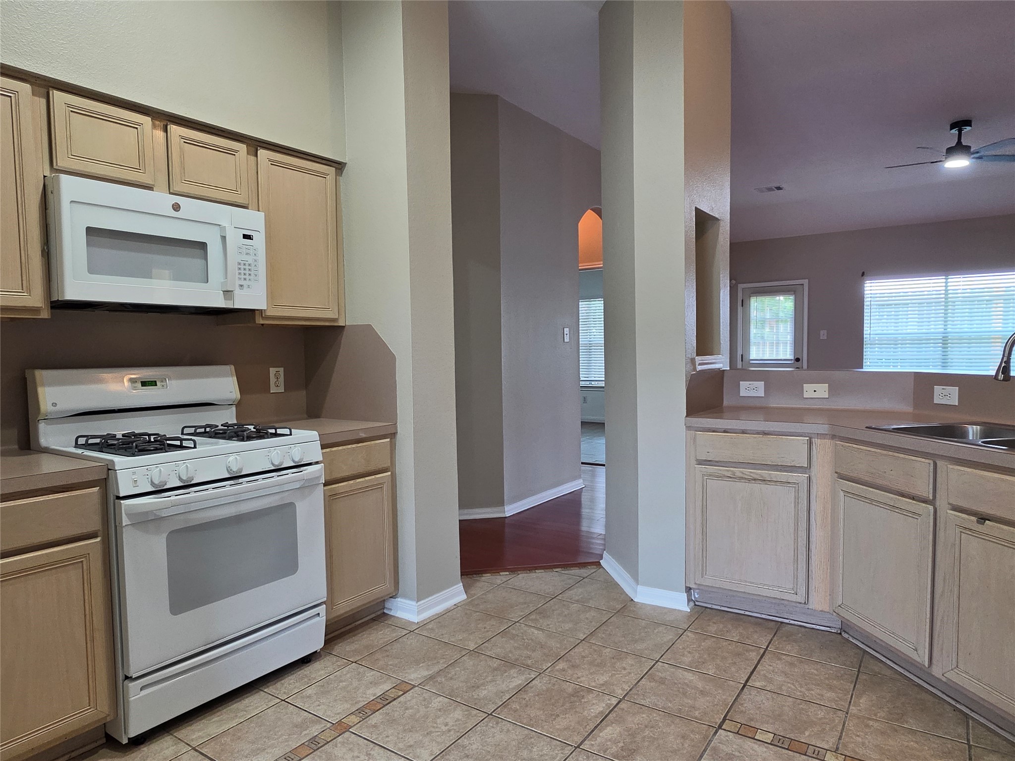 7002 Plaza Del Sol Drive D Property Photo 3