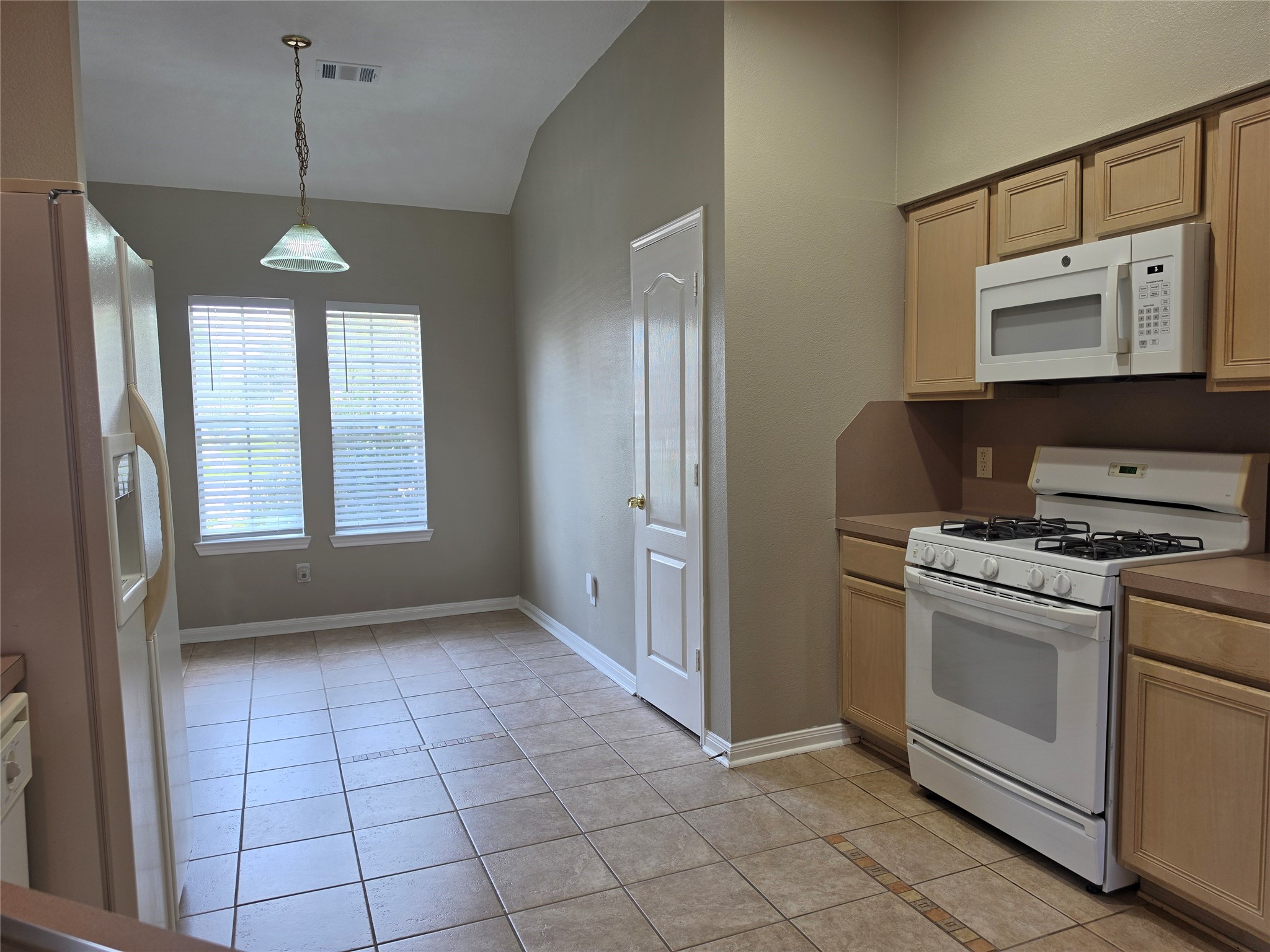 7002 Plaza Del Sol Drive D Property Photo 4