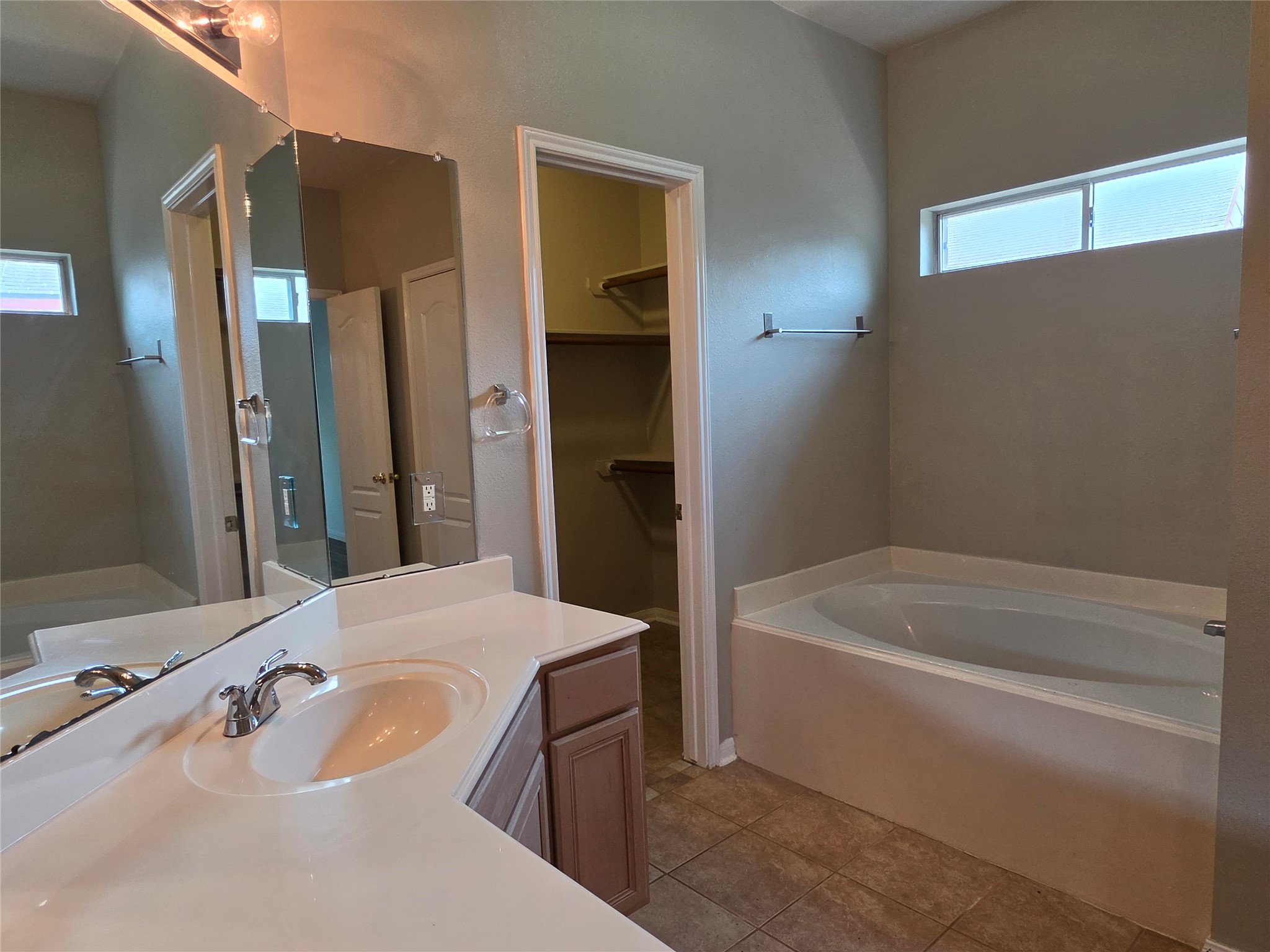 7002 Plaza Del Sol Drive D Property Photo 20