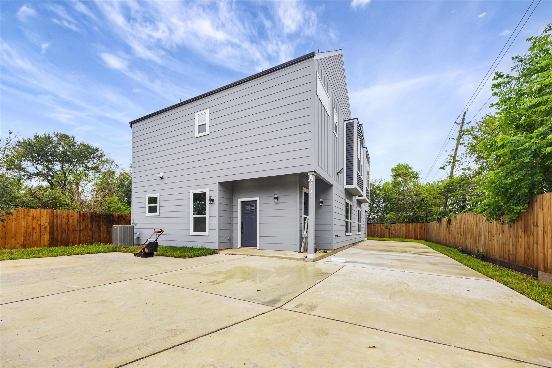 3402 Nathaniel Brown Street B Property Photo 1