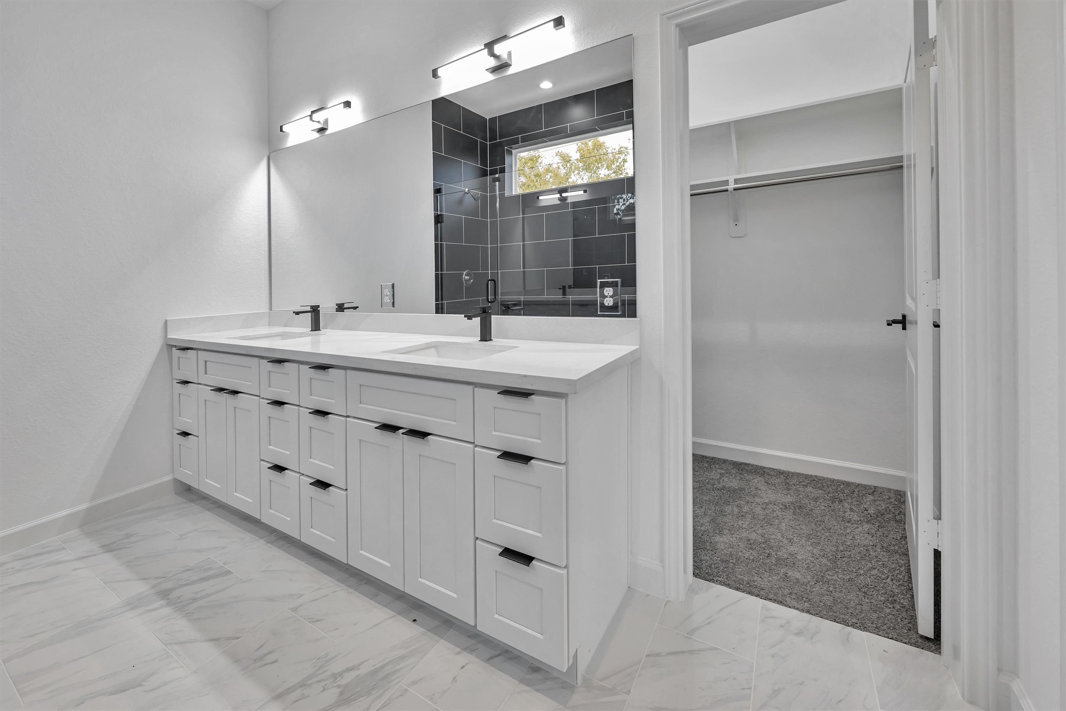 3402 Nathaniel Brown Street B Property Photo 6