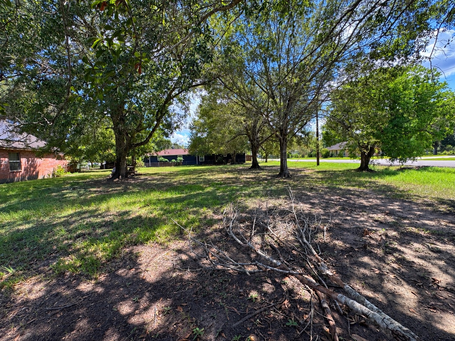 000 Elizabeth Ave Property Photo 3