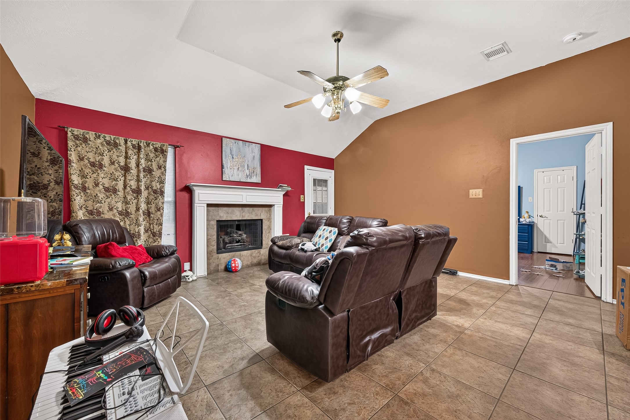 3501 Riverside Drive Property Photo 7