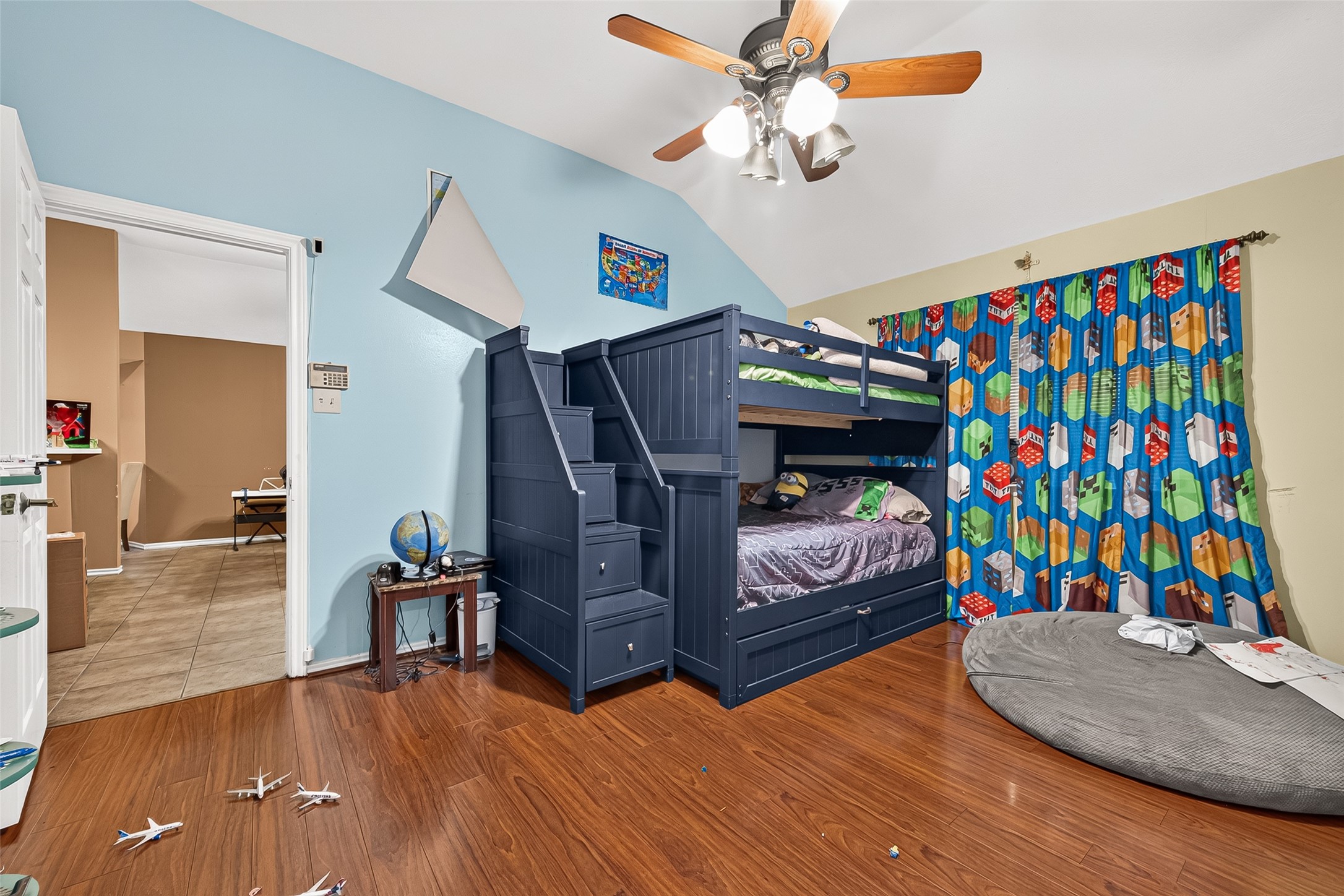 3501 Riverside Drive Property Photo 11