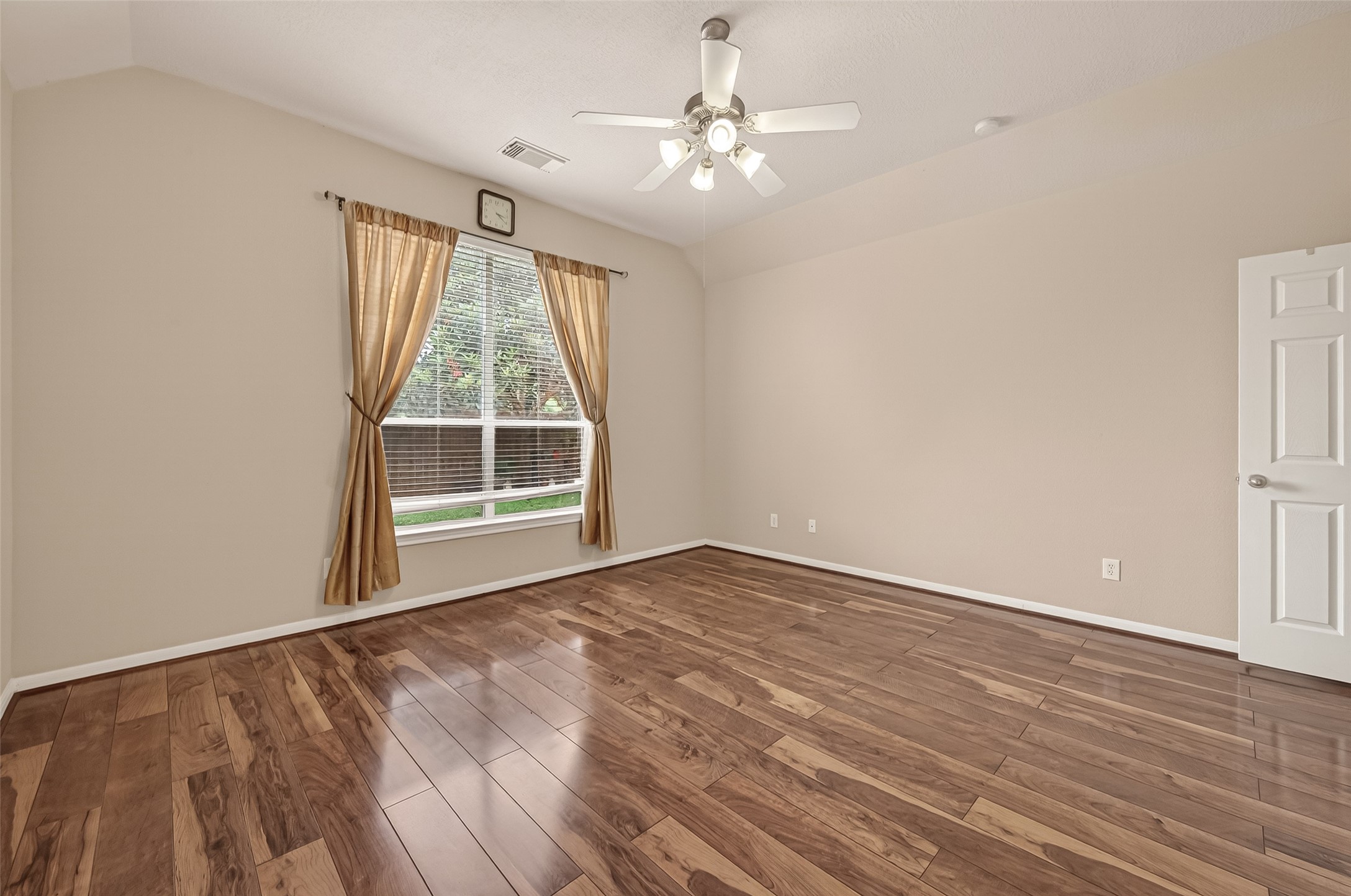 13719 Saxony Drive Property Photo 21
