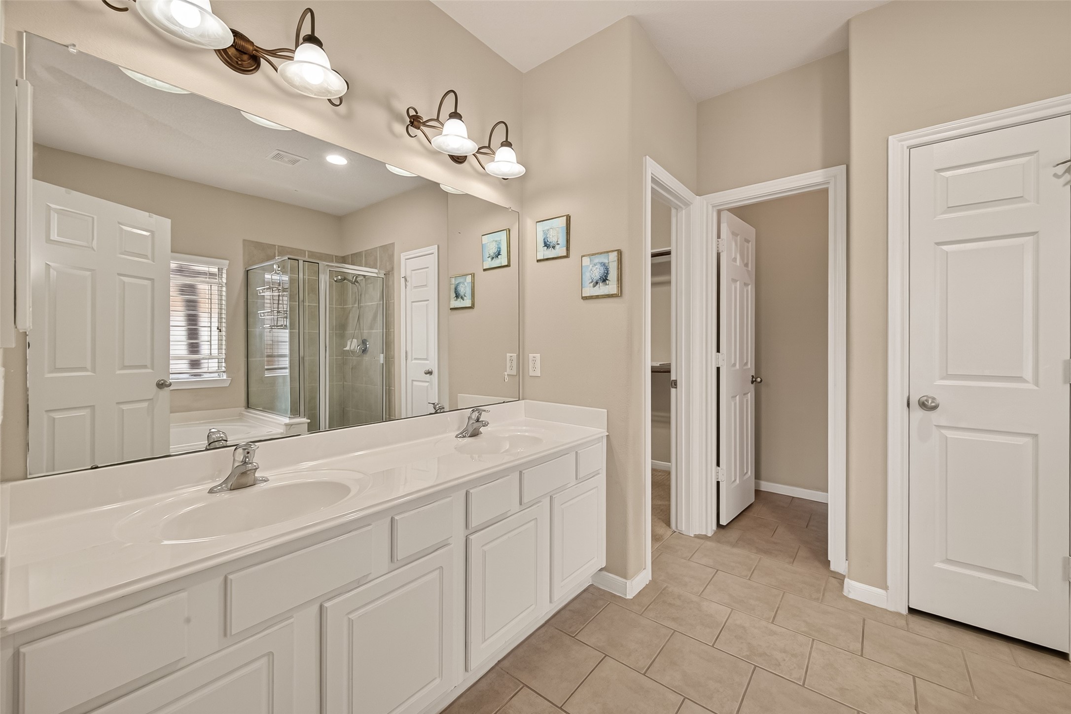 13719 Saxony Drive Property Photo 25