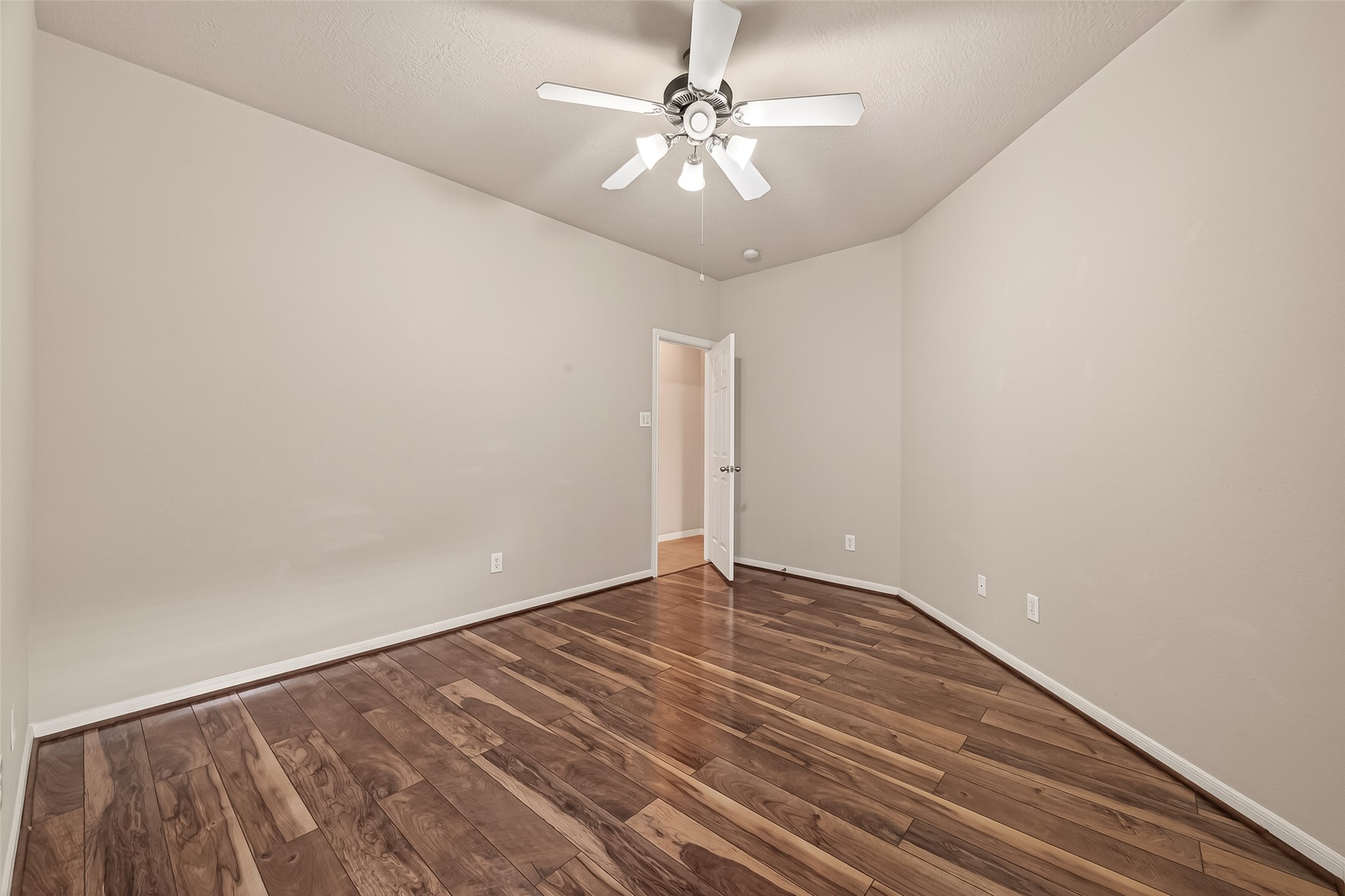 13719 Saxony Drive Property Photo 33