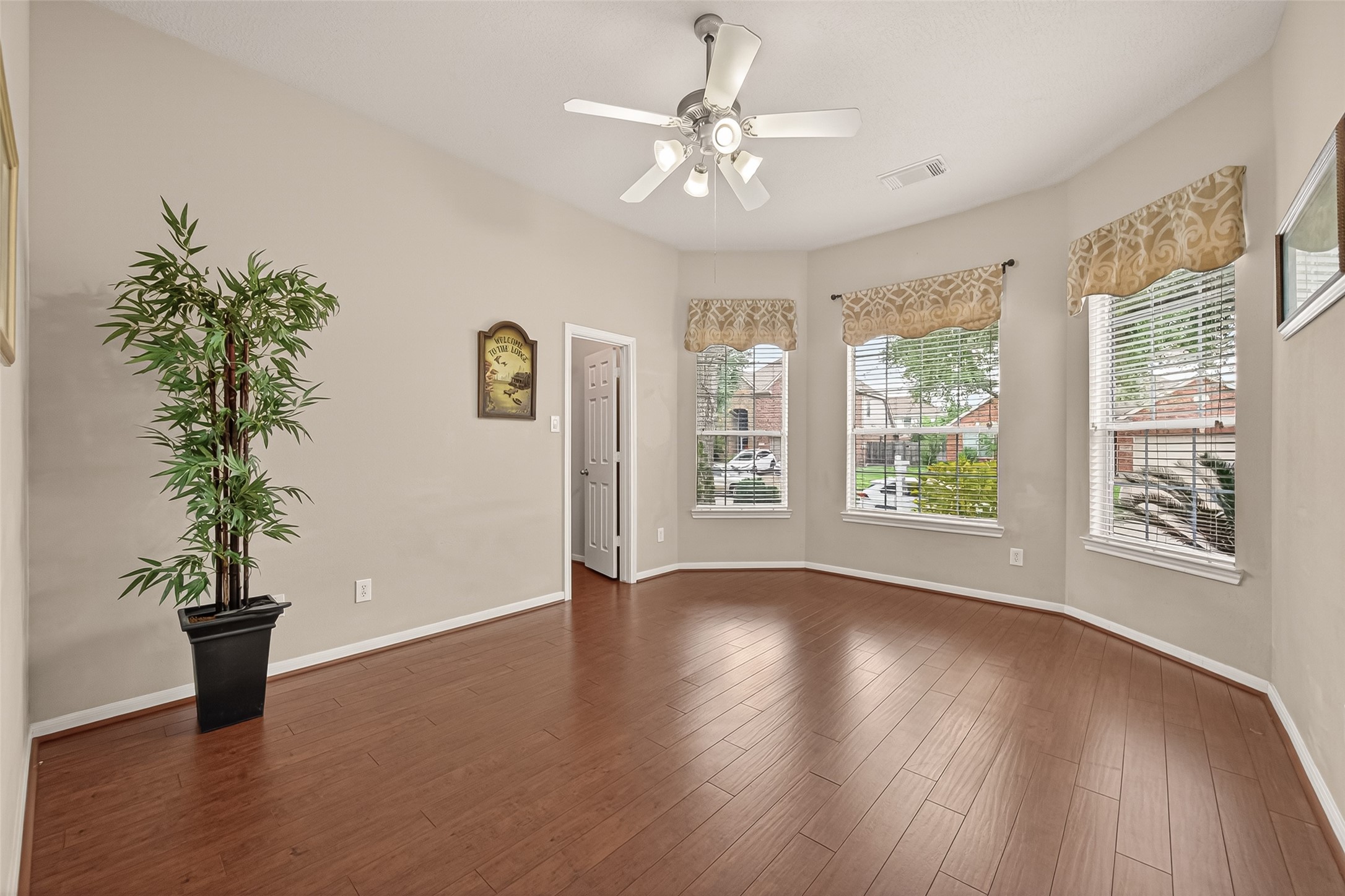 13719 Saxony Drive Property Photo 36