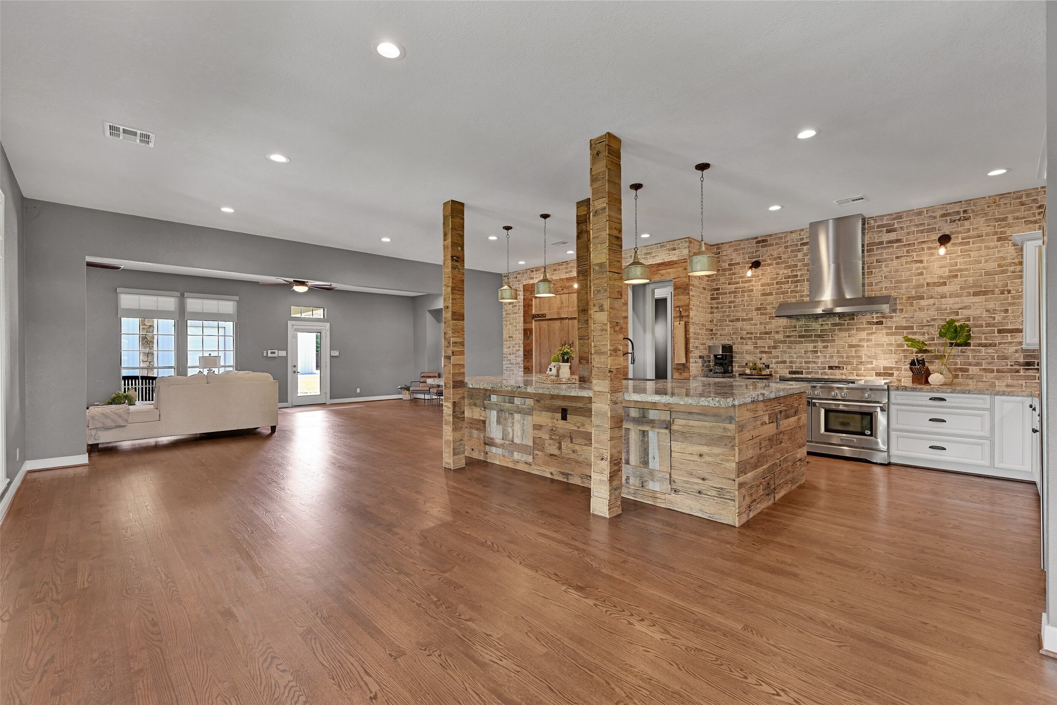 1913 Lundy Lane Property Photo 15