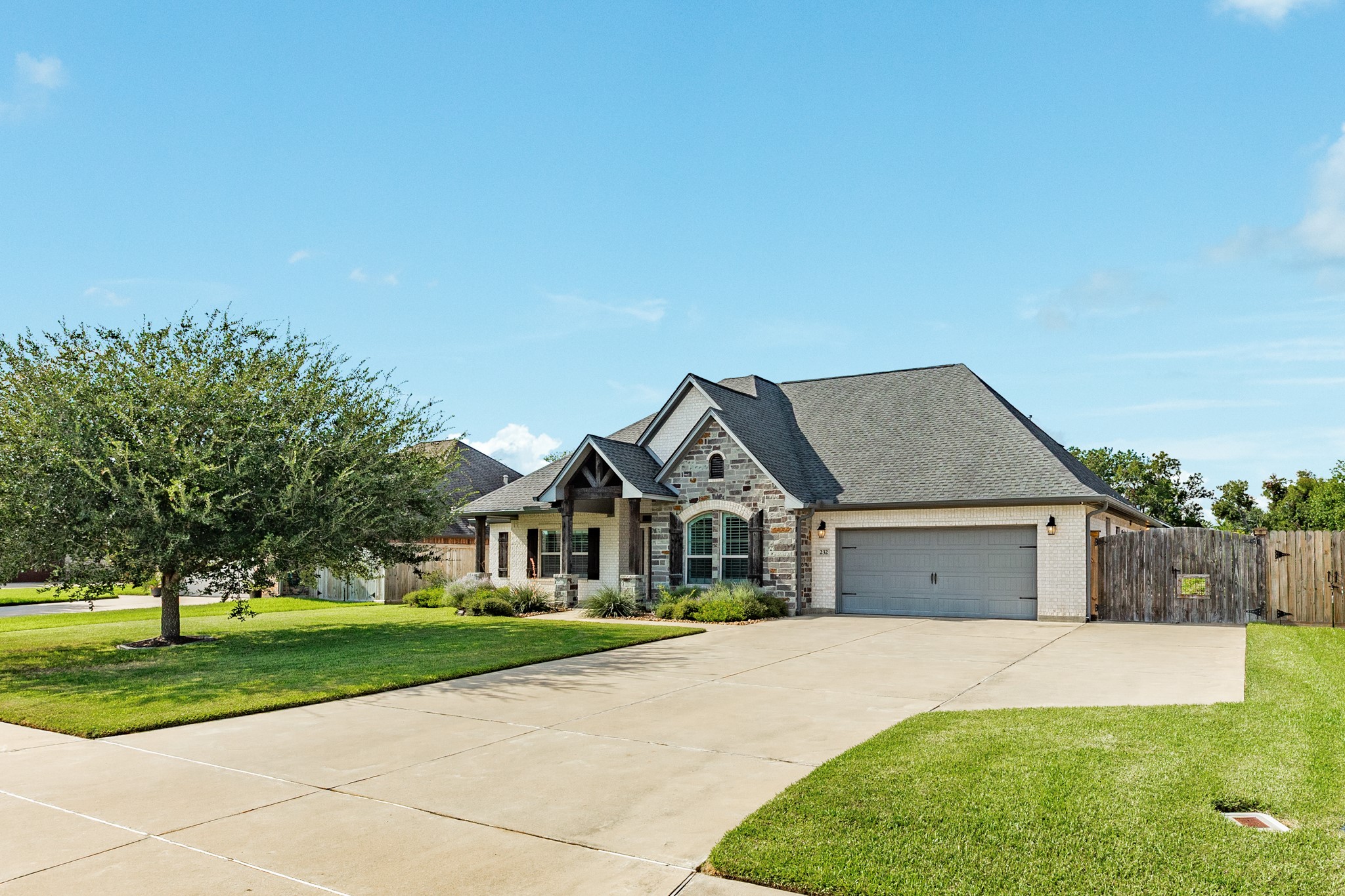 232 Creekside Lane Property Photo 1
