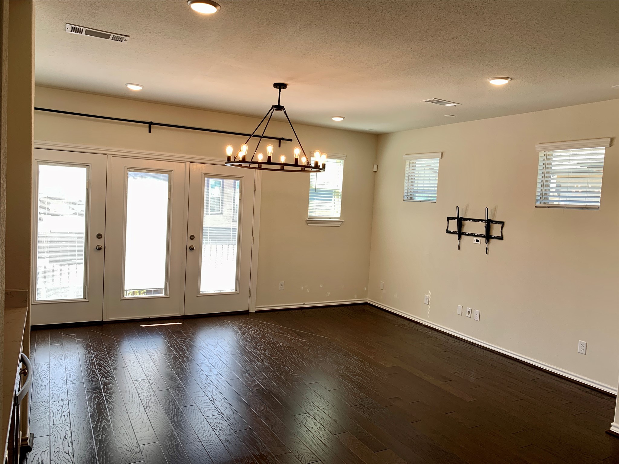 8604 Cedardale Park Drive Property Photo 4