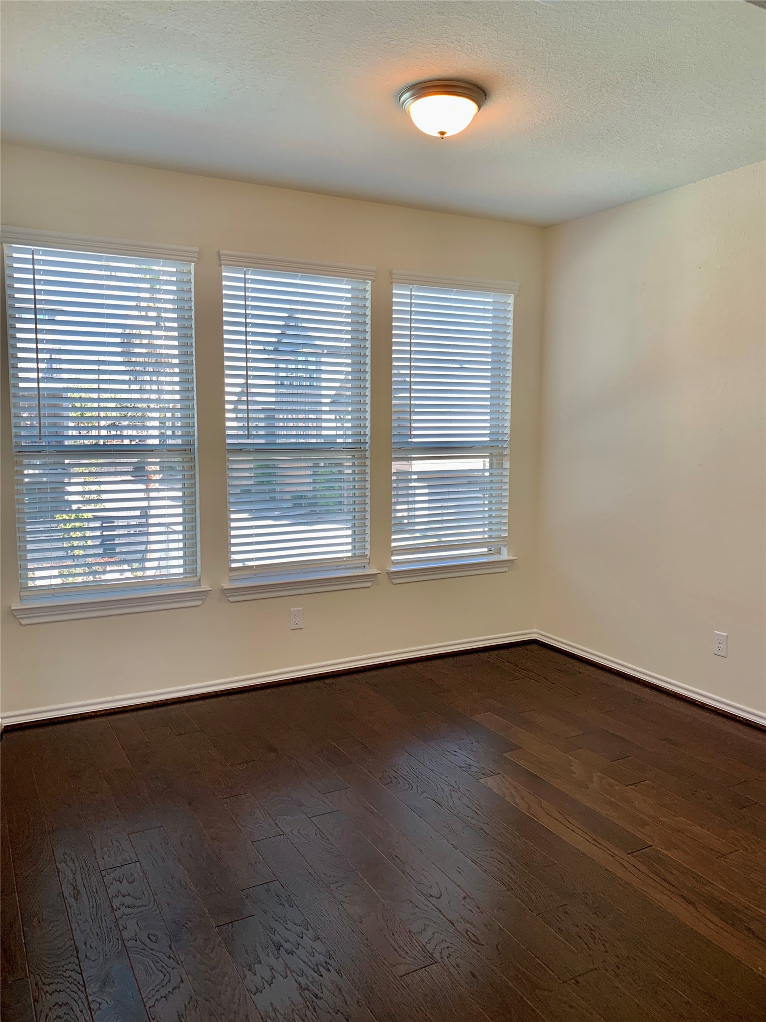8604 Cedardale Park Drive Property Photo 11