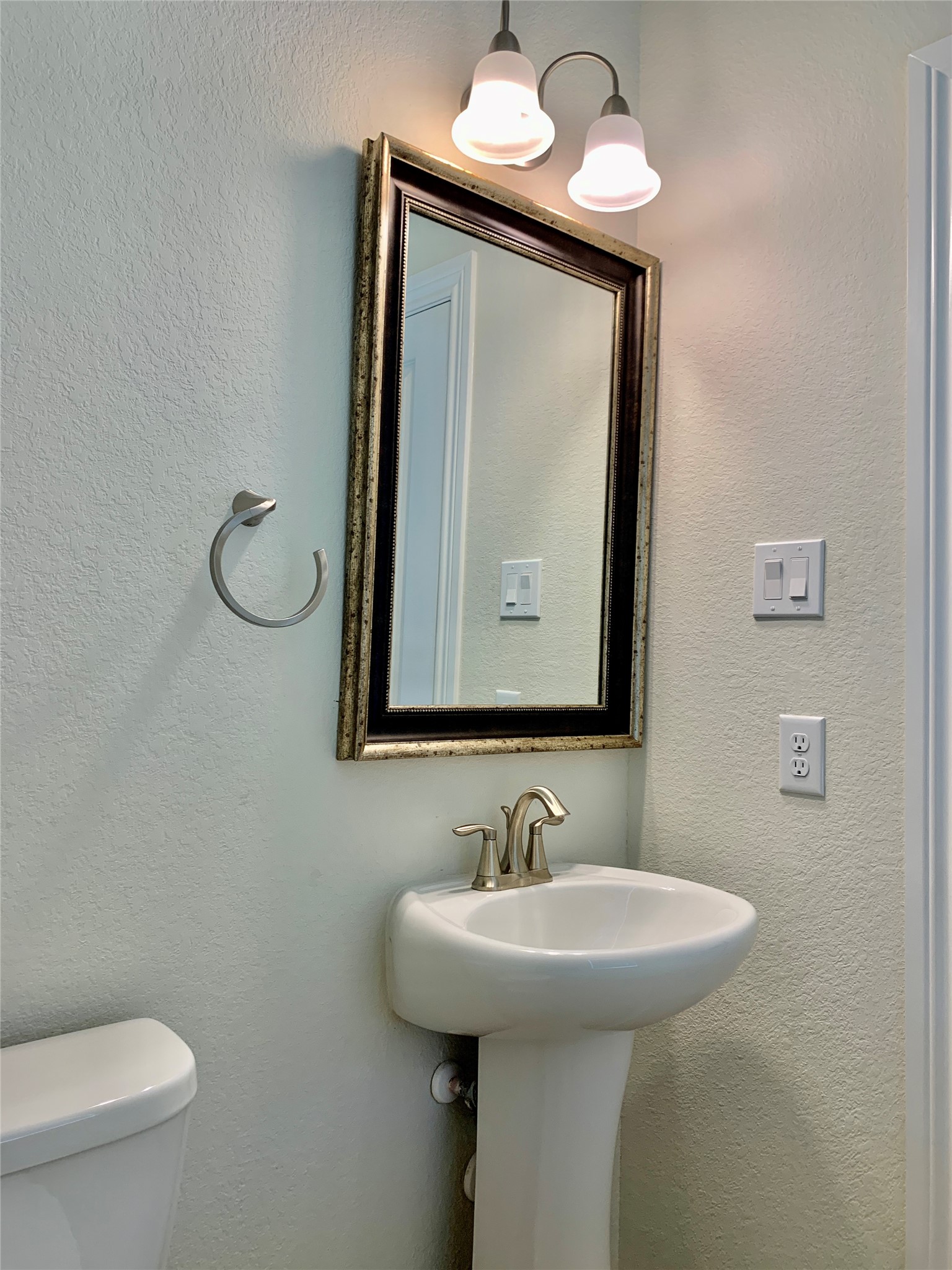 8604 Cedardale Park Drive Property Photo 14