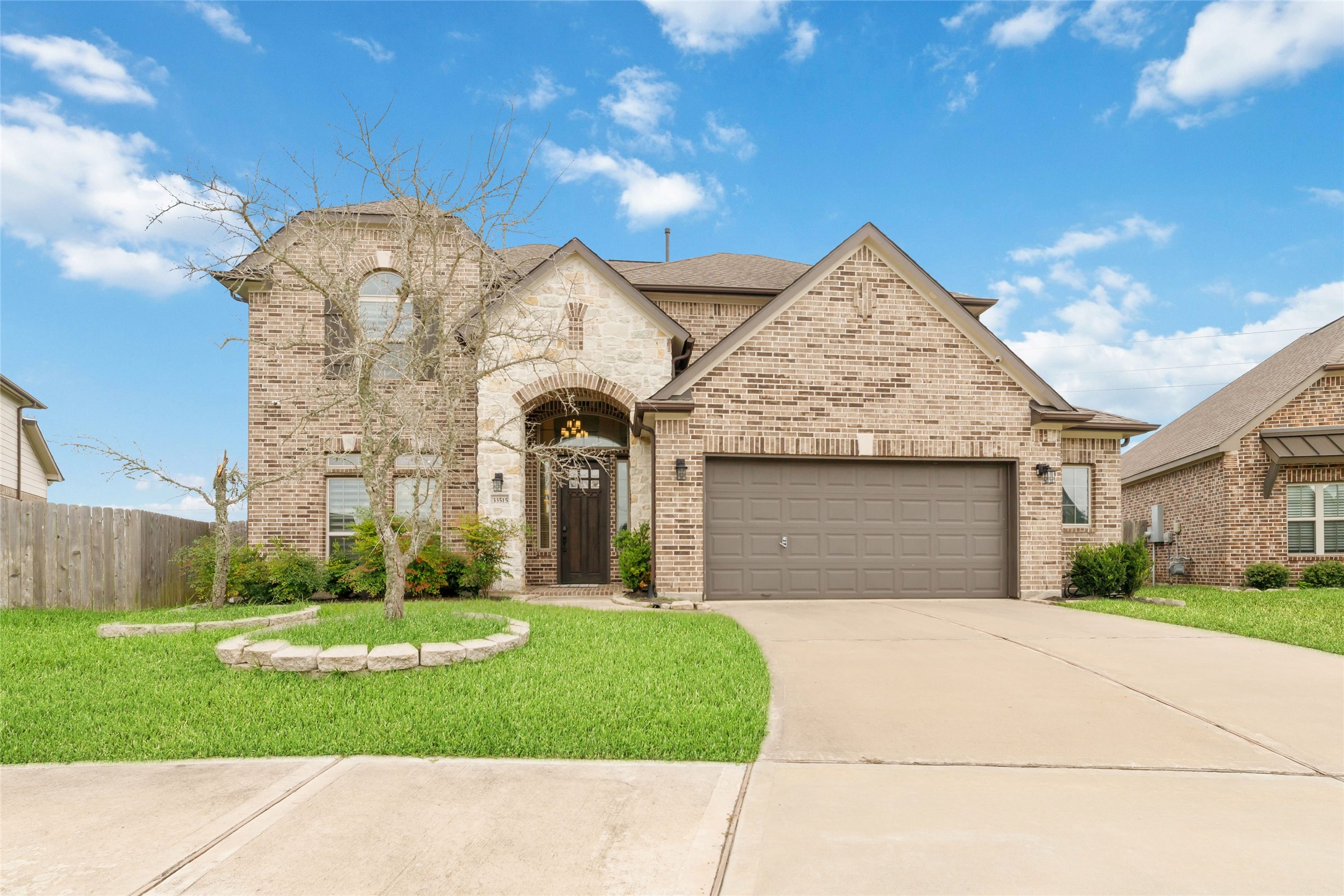 33515 Green Prairie Drive Property Photo 1
