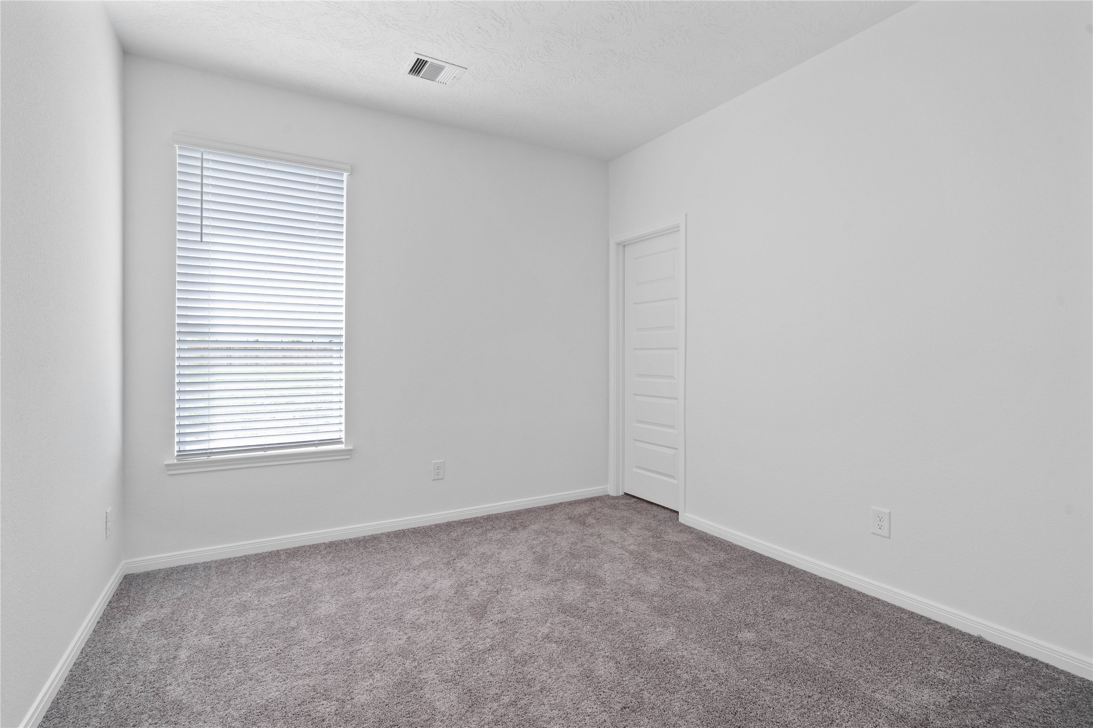12819 Autumn Woods Drive Property Photo 9