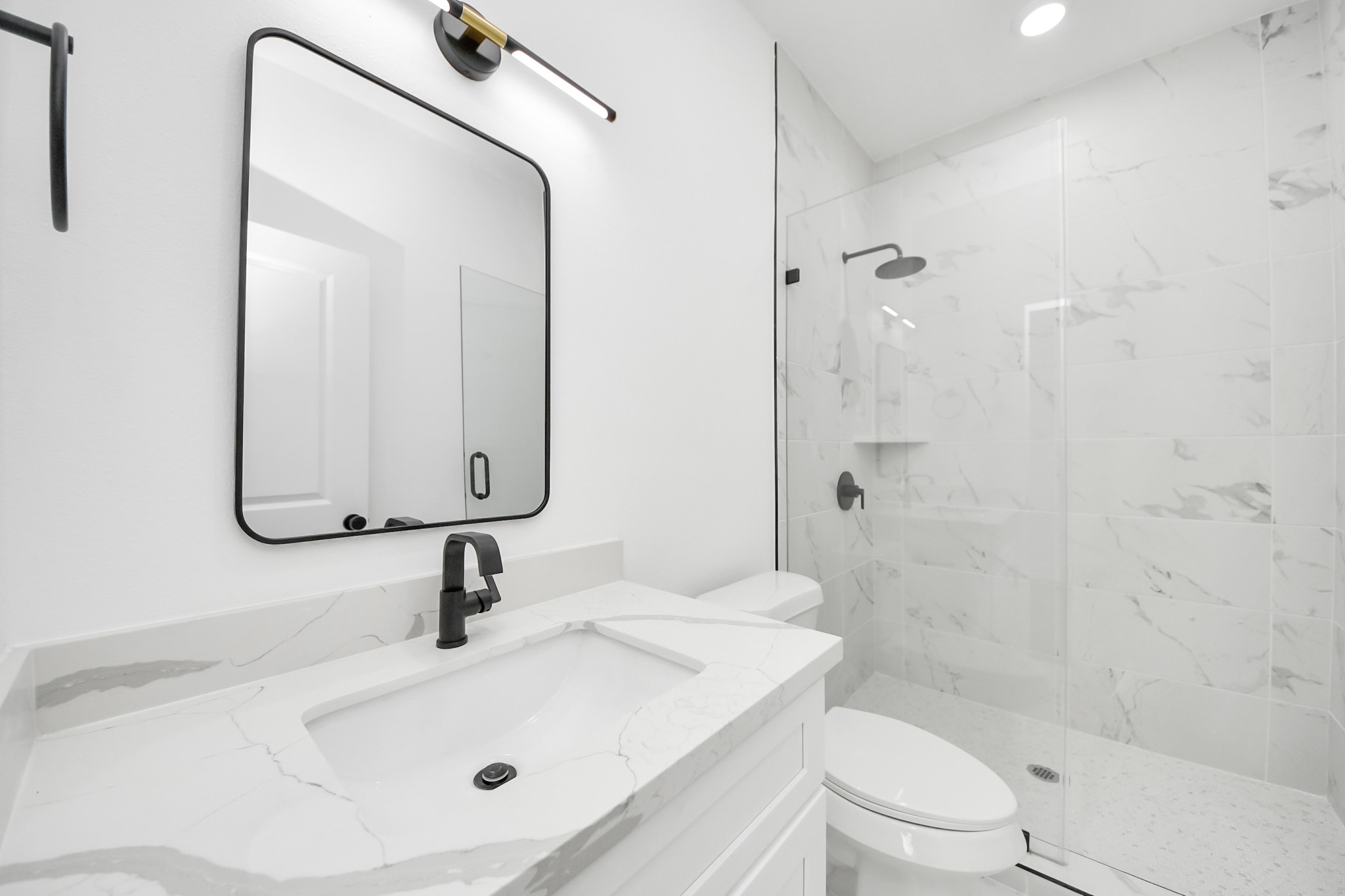 801 E 32nd 1/2 Street B Property Photo 10