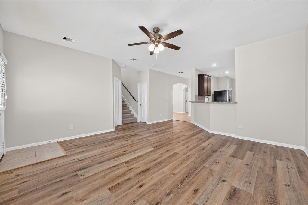 8506 Sunset Loch Drive Property Photo 3
