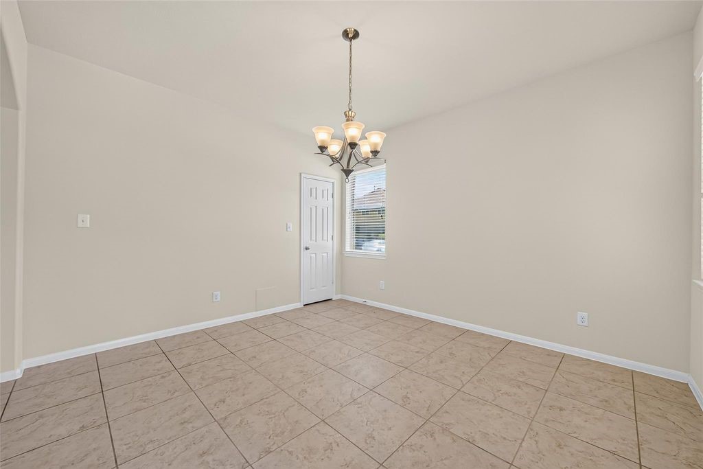 8506 Sunset Loch Drive Property Photo 30