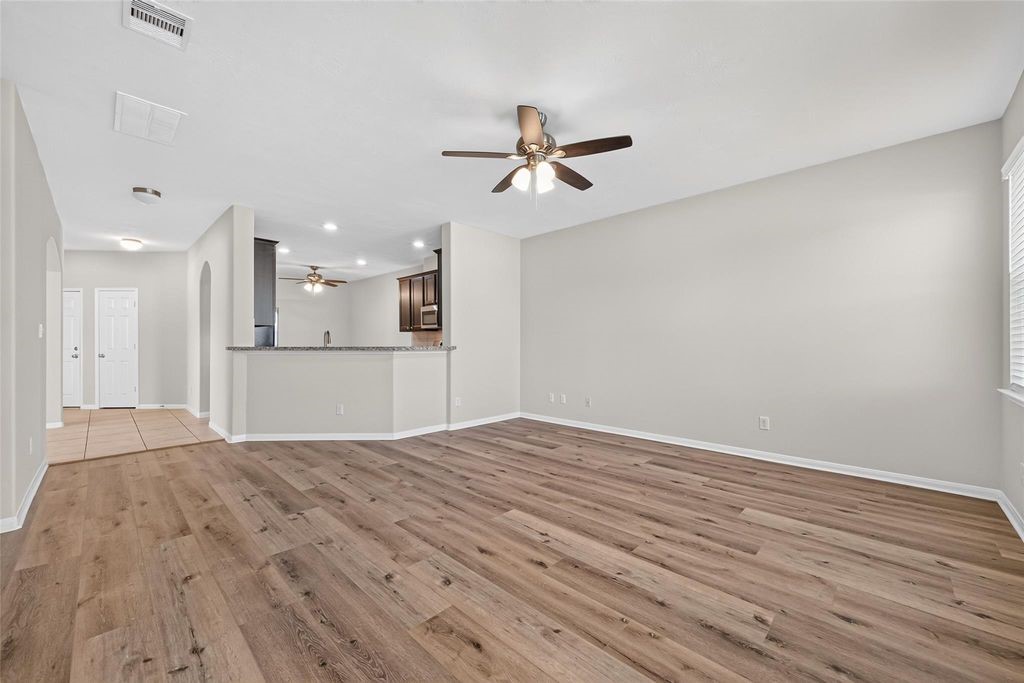 8506 Sunset Loch Drive Property Photo 32