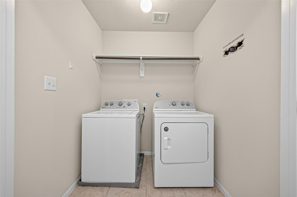 8506 Sunset Loch Drive Property Photo 35