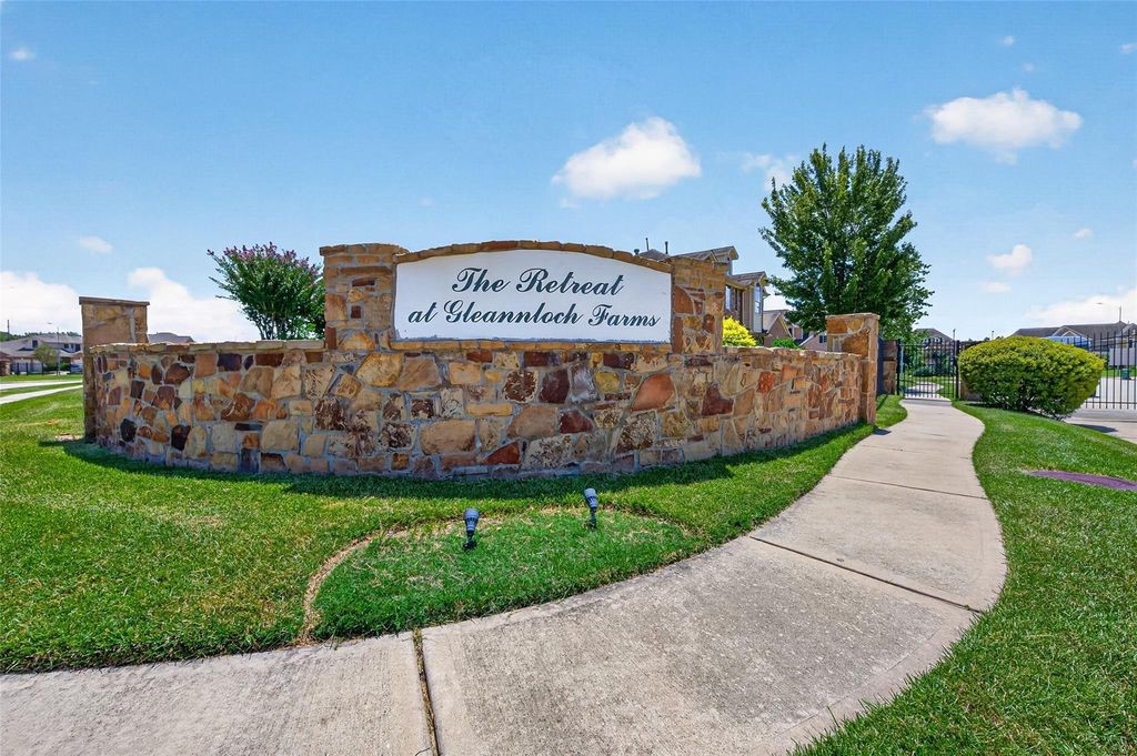 8506 Sunset Loch Drive Property Photo 39