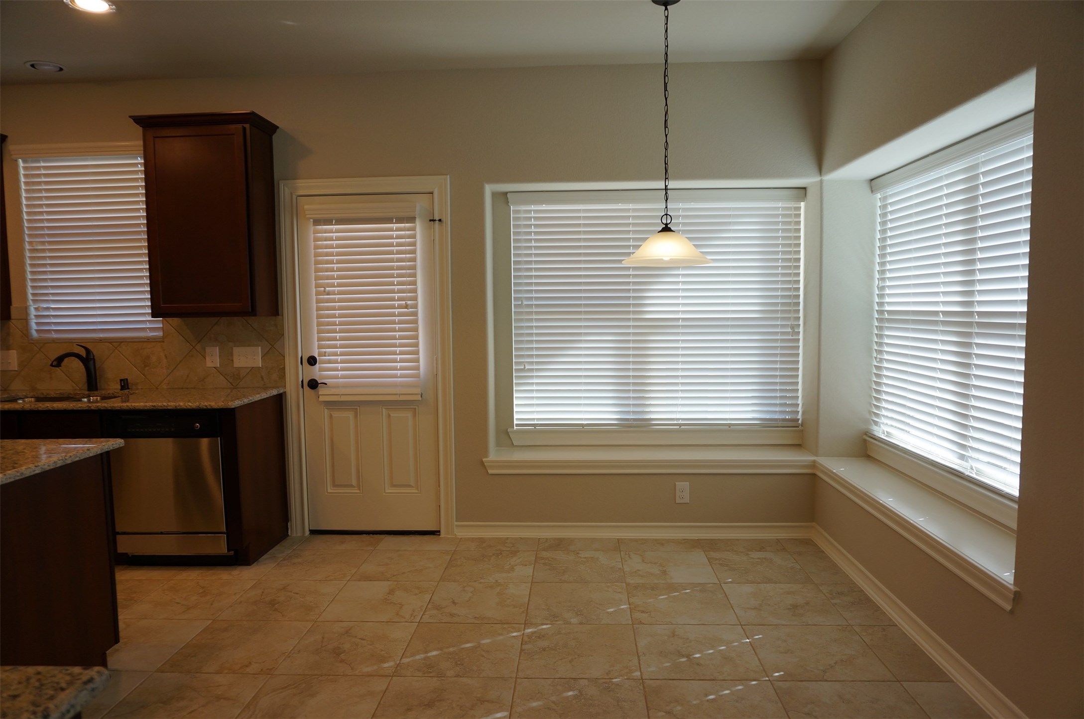 3539 Christopher Dr Drive Property Photo 4