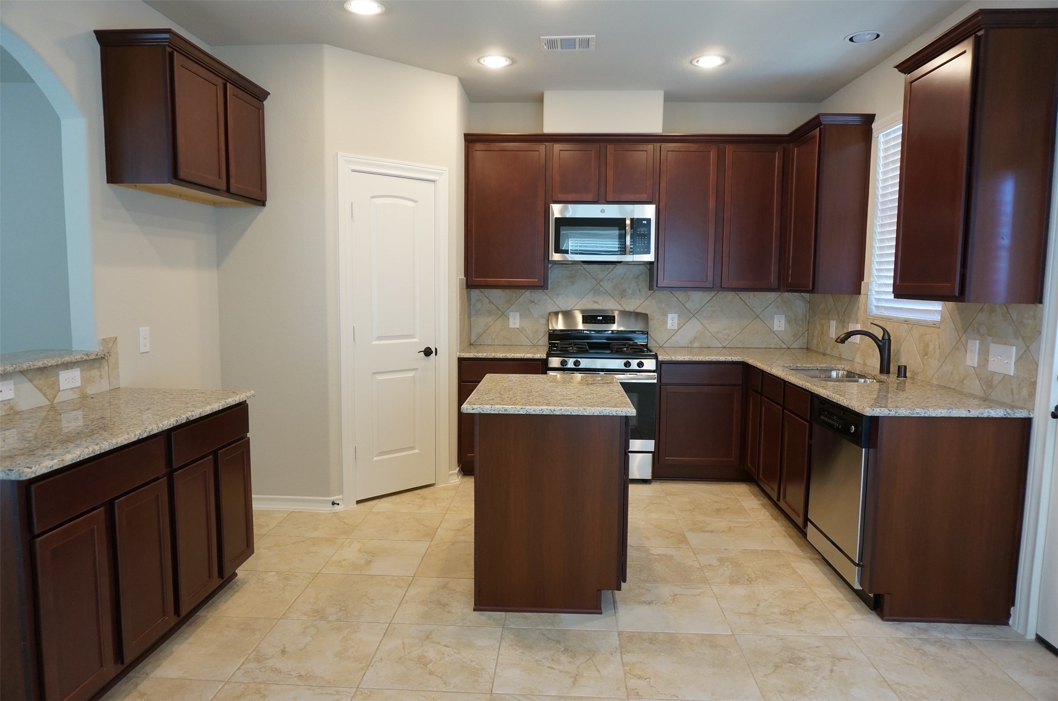 3539 Christopher Dr Drive Property Photo 5