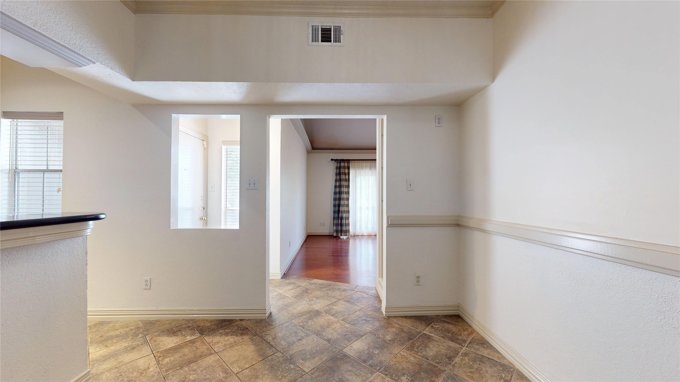 2100 Tanglewilde Street 482 Property Photo 9