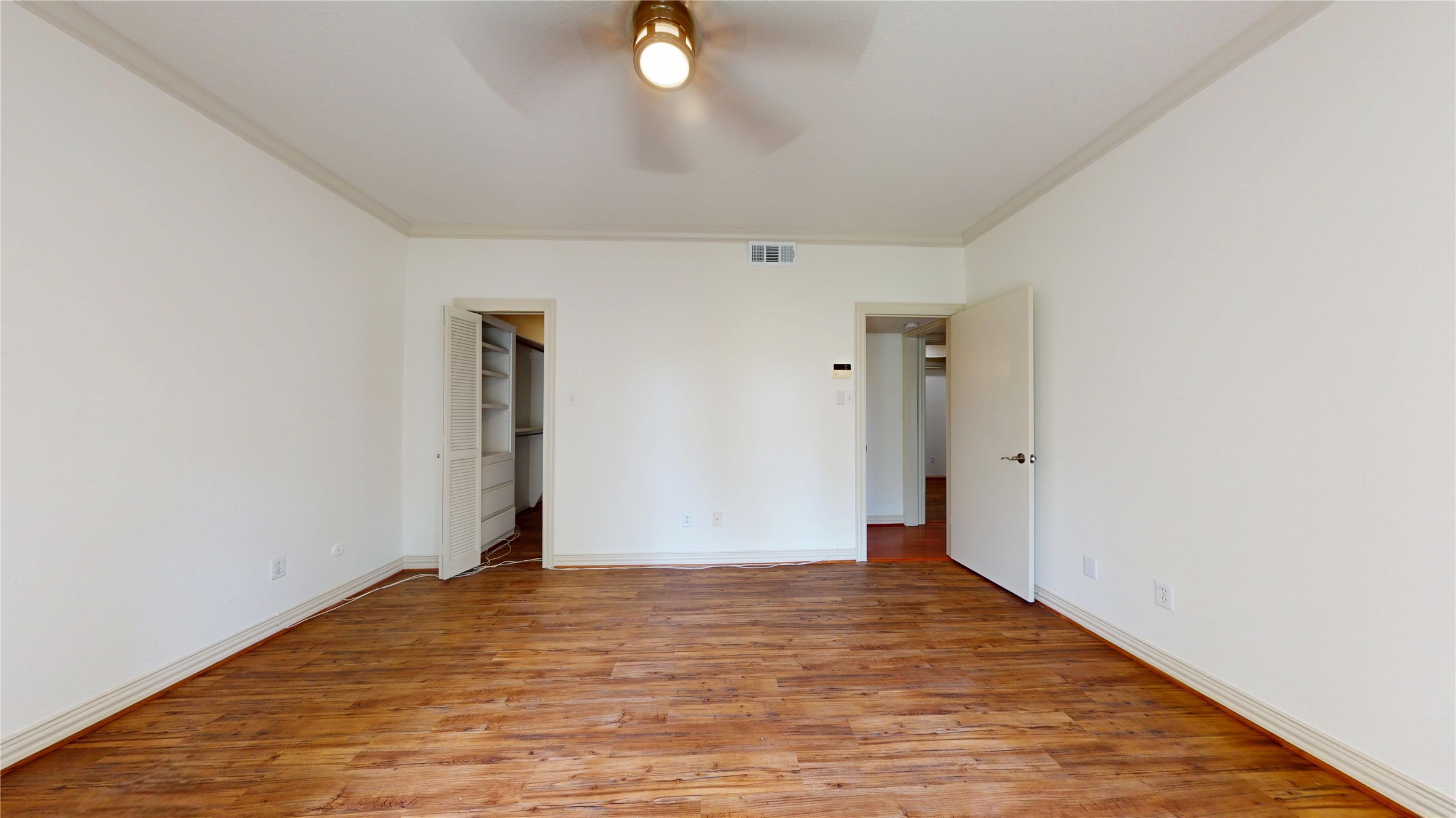 2100 Tanglewilde Street 482 Property Photo 24