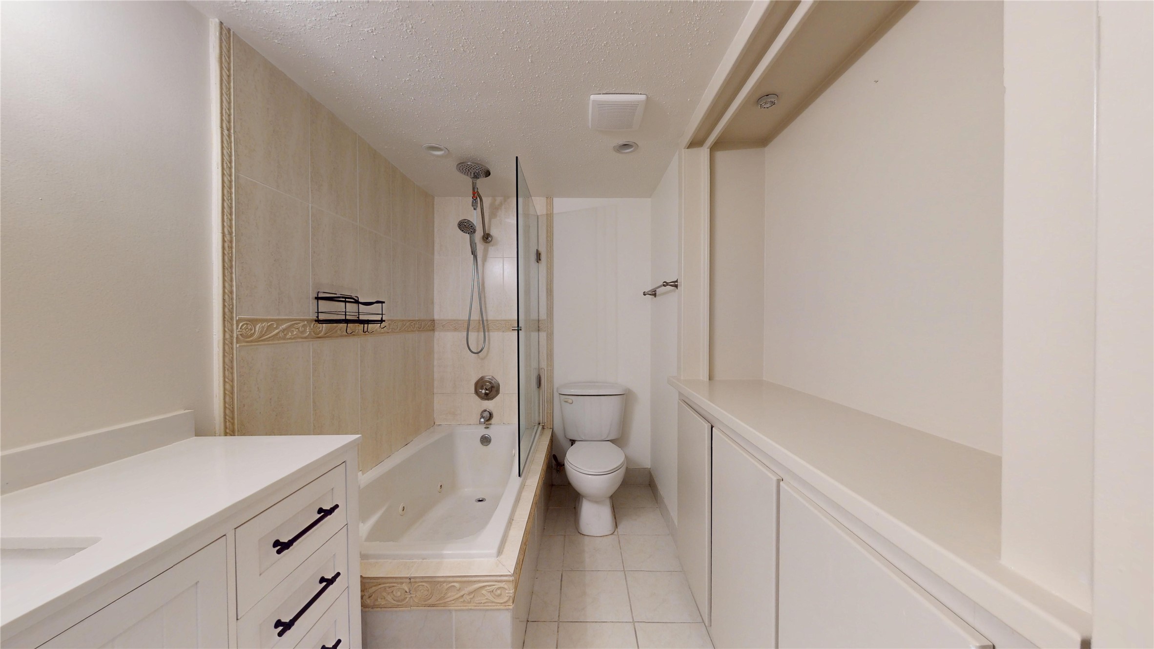 2100 Tanglewilde Street 482 Property Photo 27