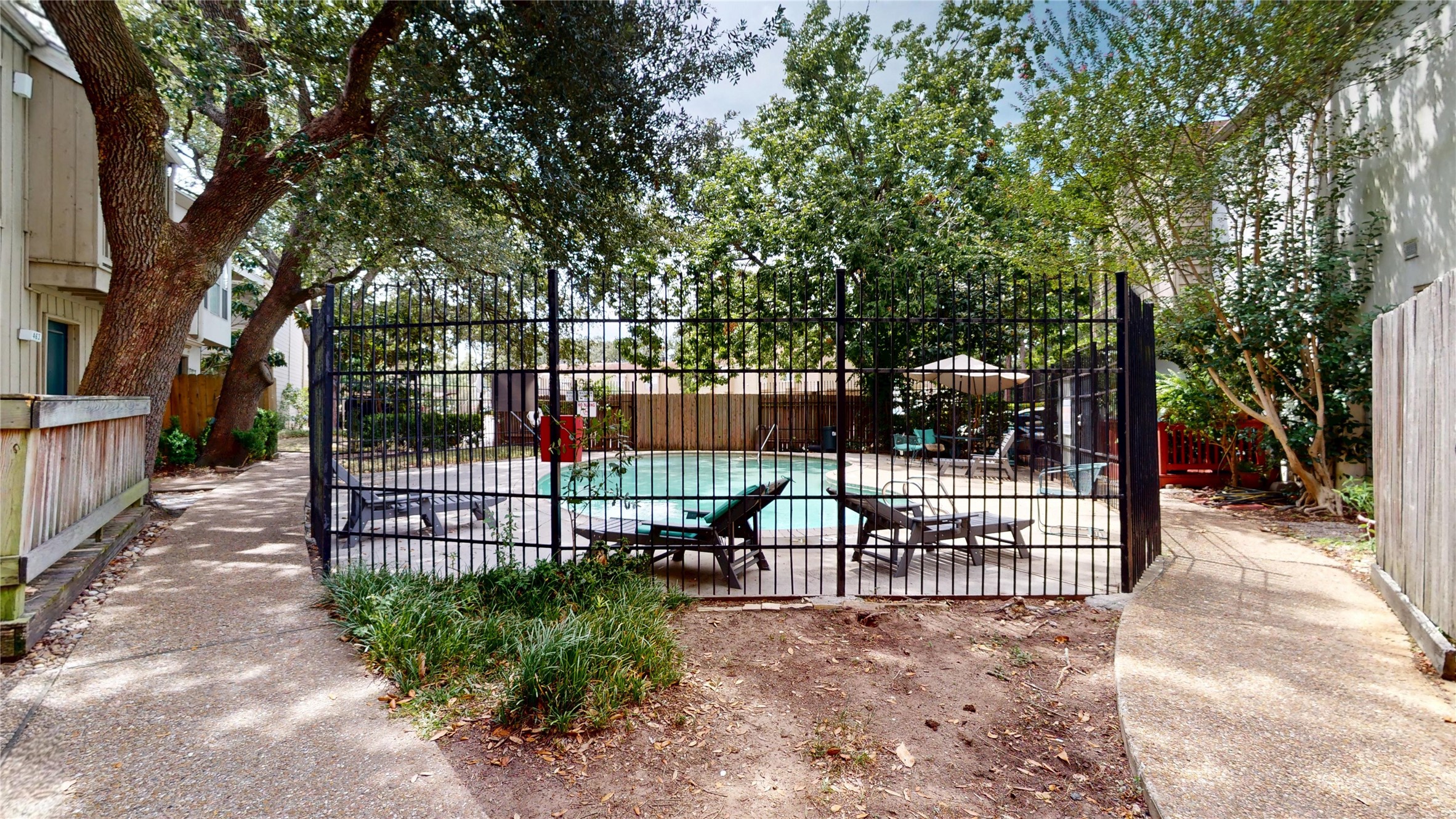 2100 Tanglewilde Street 482 Property Photo 29