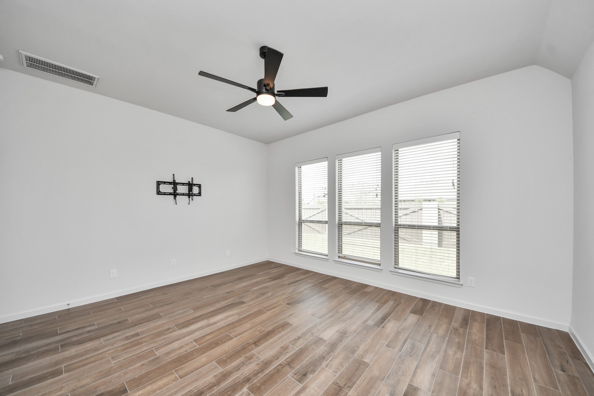 206 Ginger Street Property Photo 21