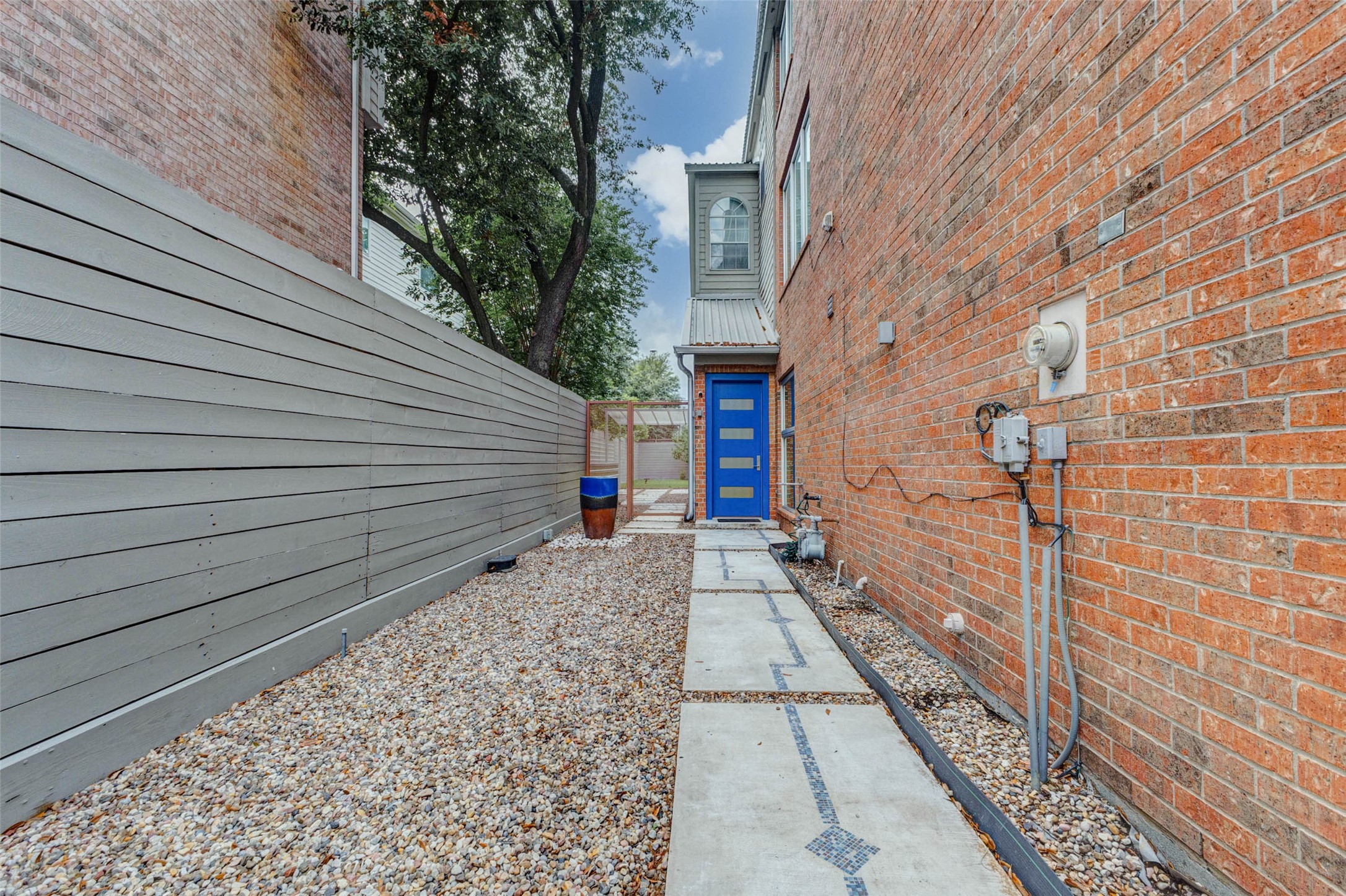 1222 Marconi Street Property Photo 3
