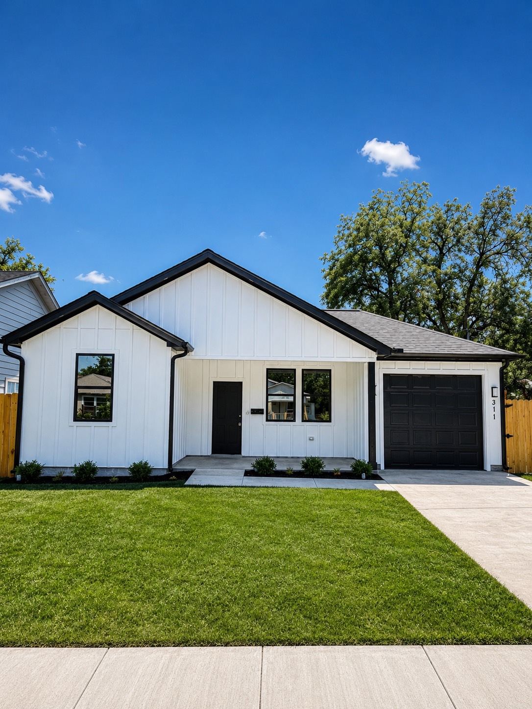 311 E Lobit Property Photo 1