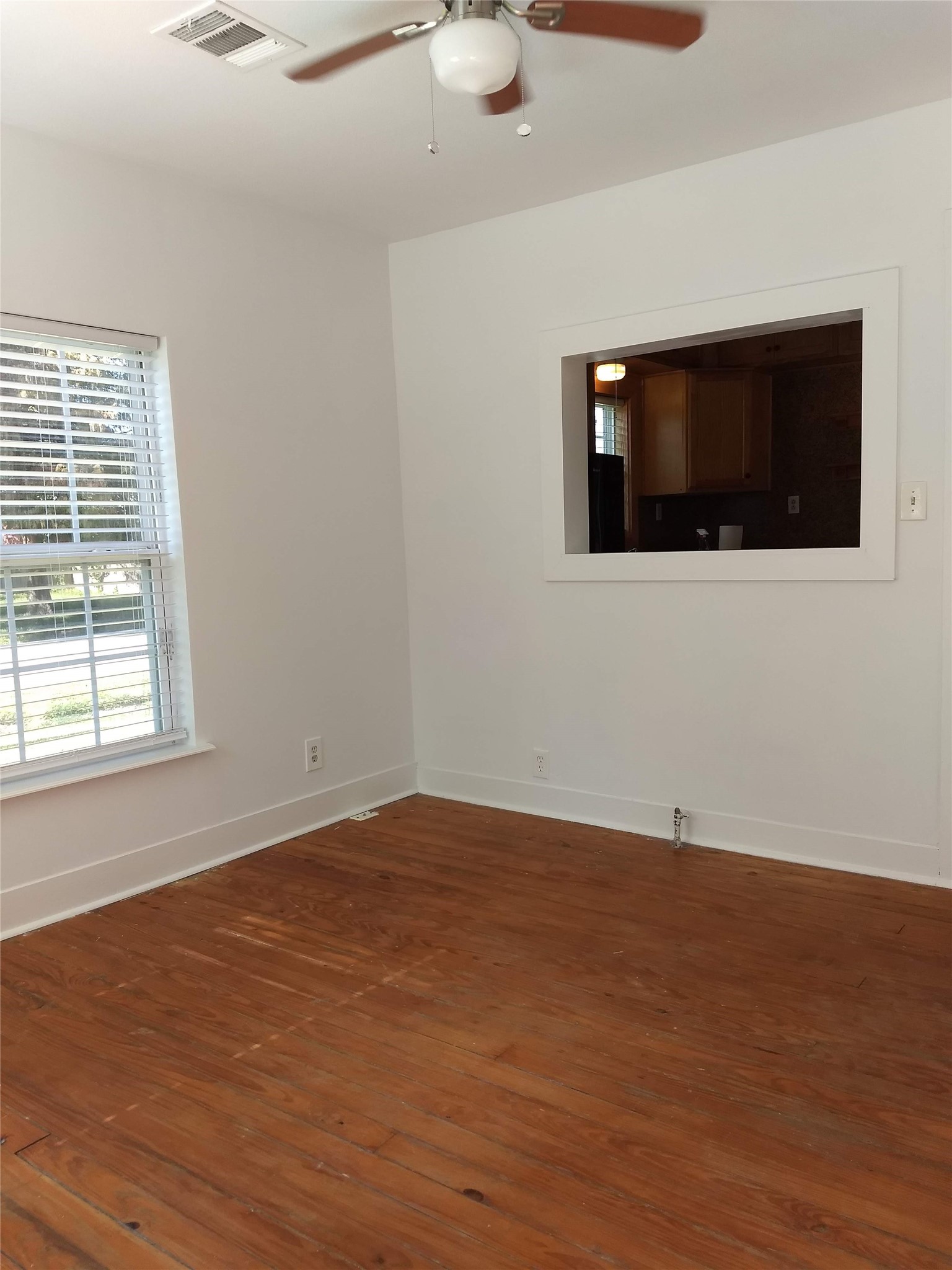 414 Avenue E Property Photo 3