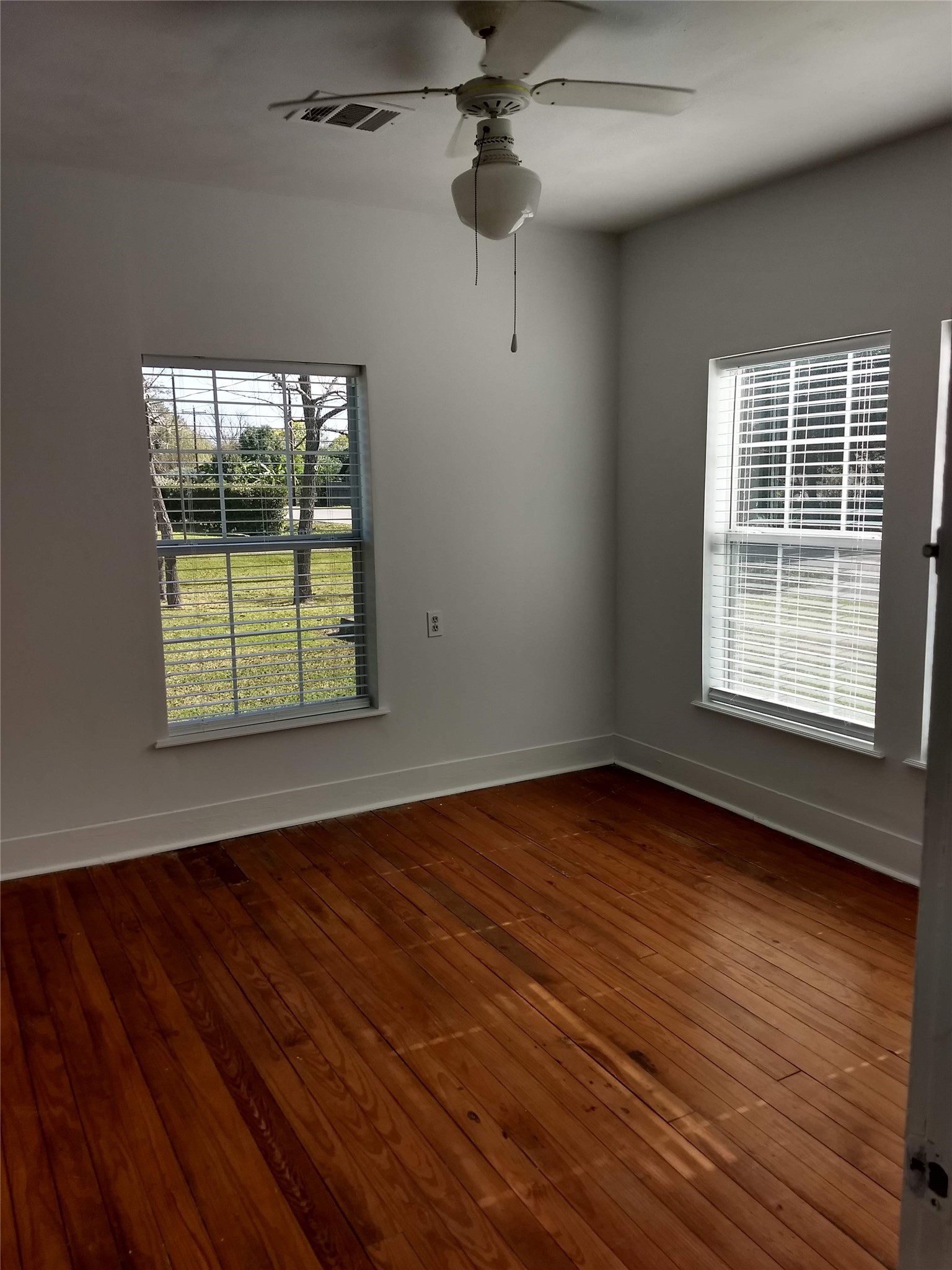 414 Avenue E Property Photo 6
