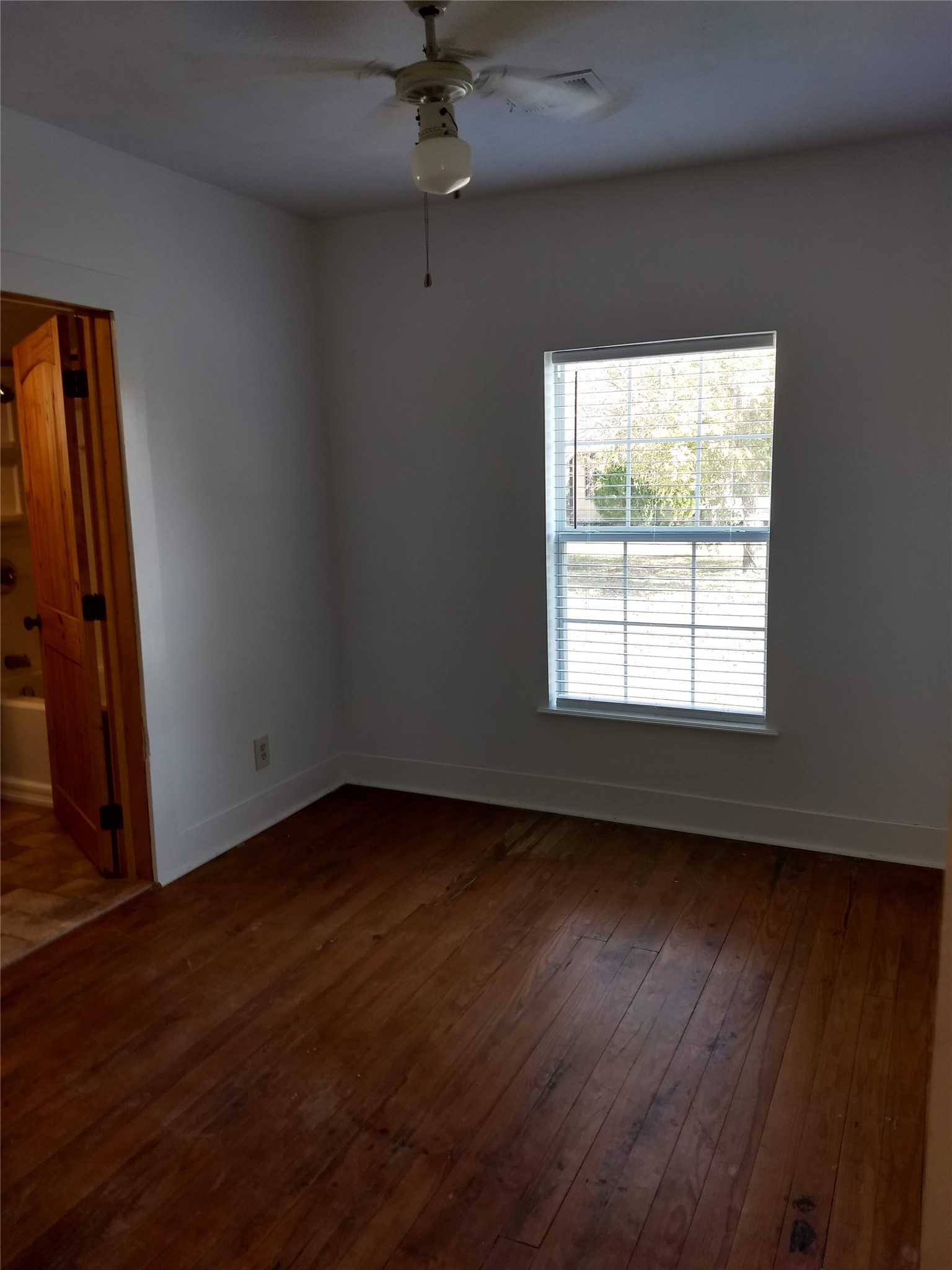 414 Avenue E Property Photo 7