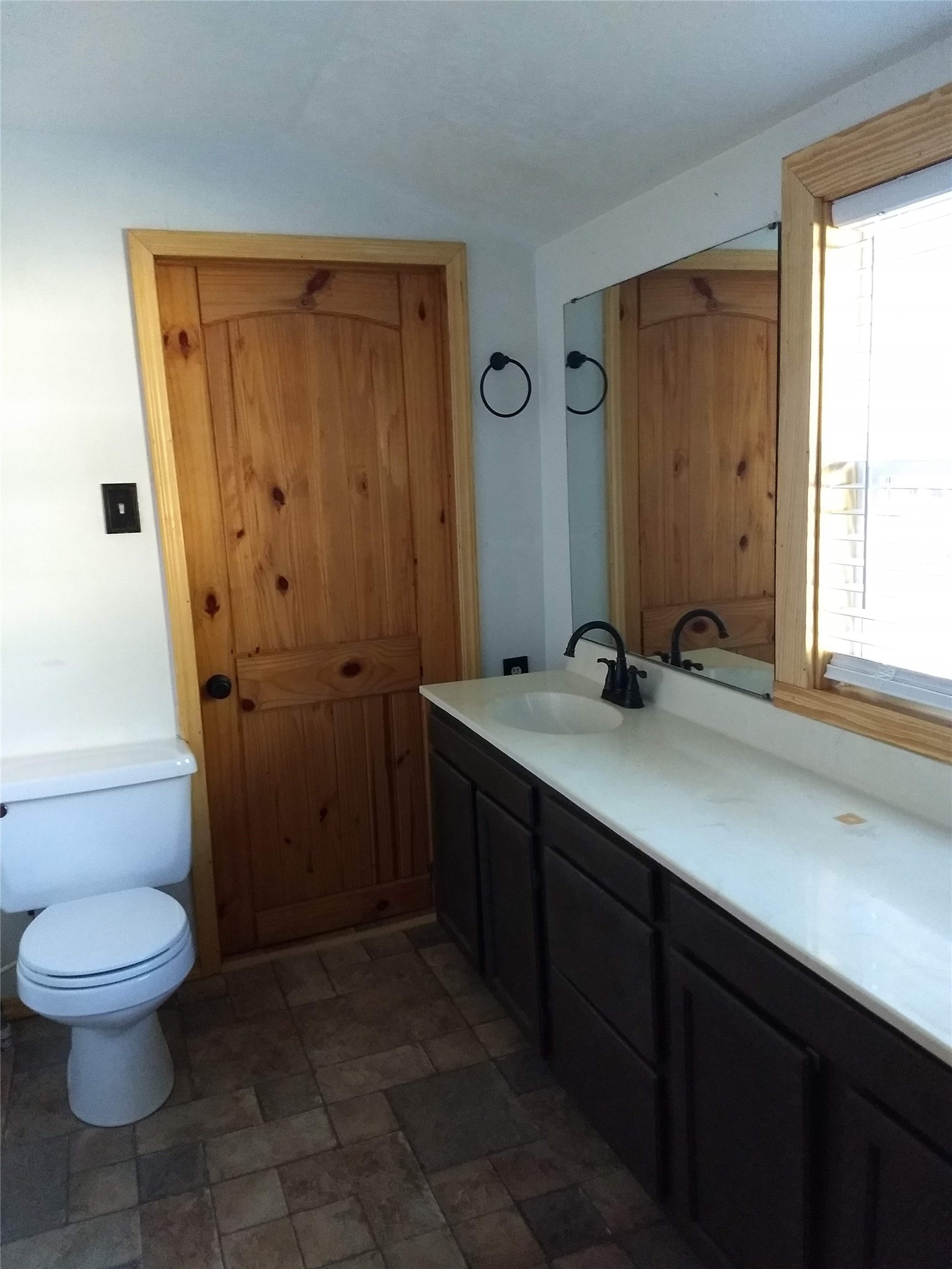 414 Avenue E Property Photo 9